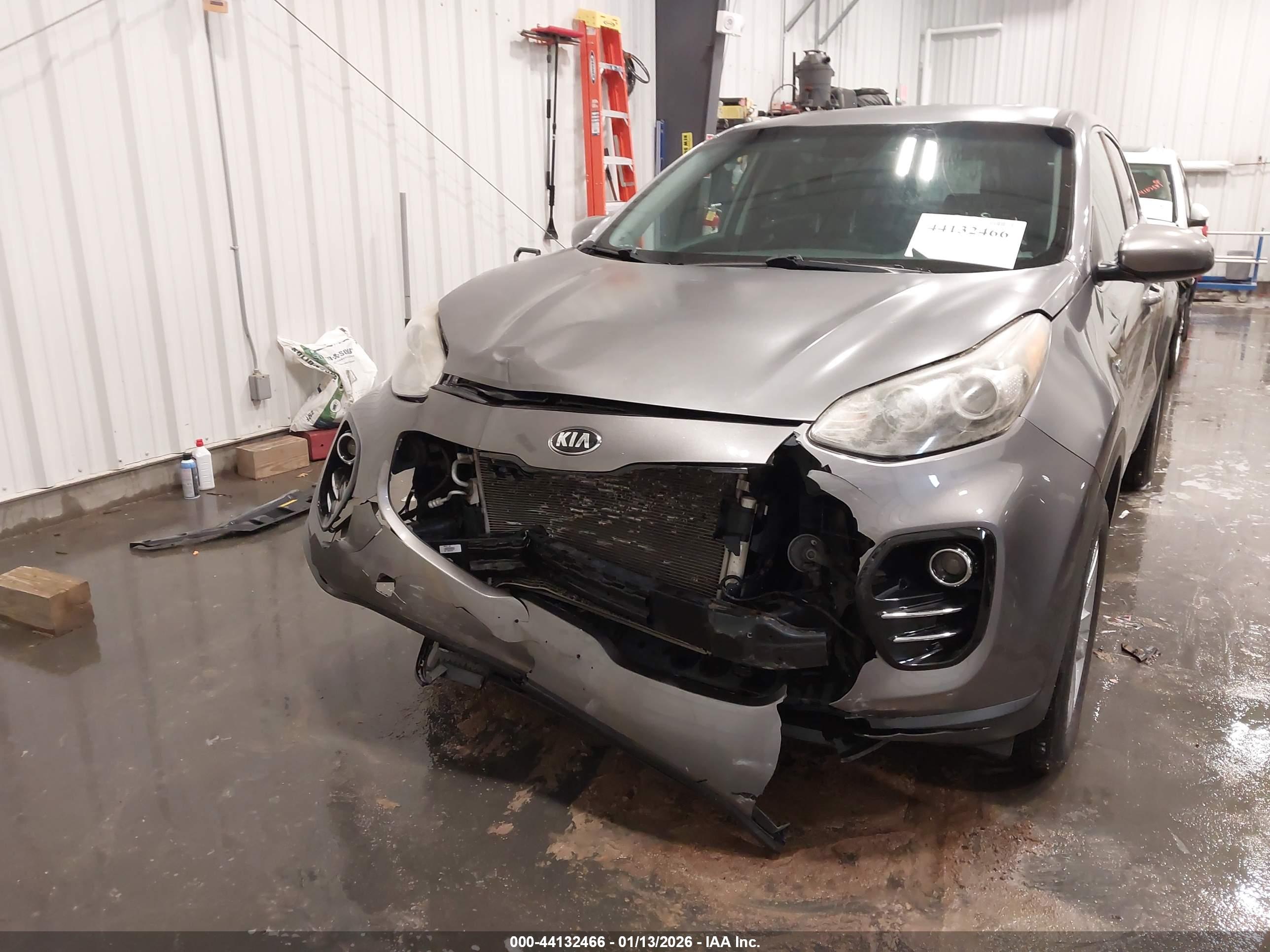 KIA SPORTAGE image 6