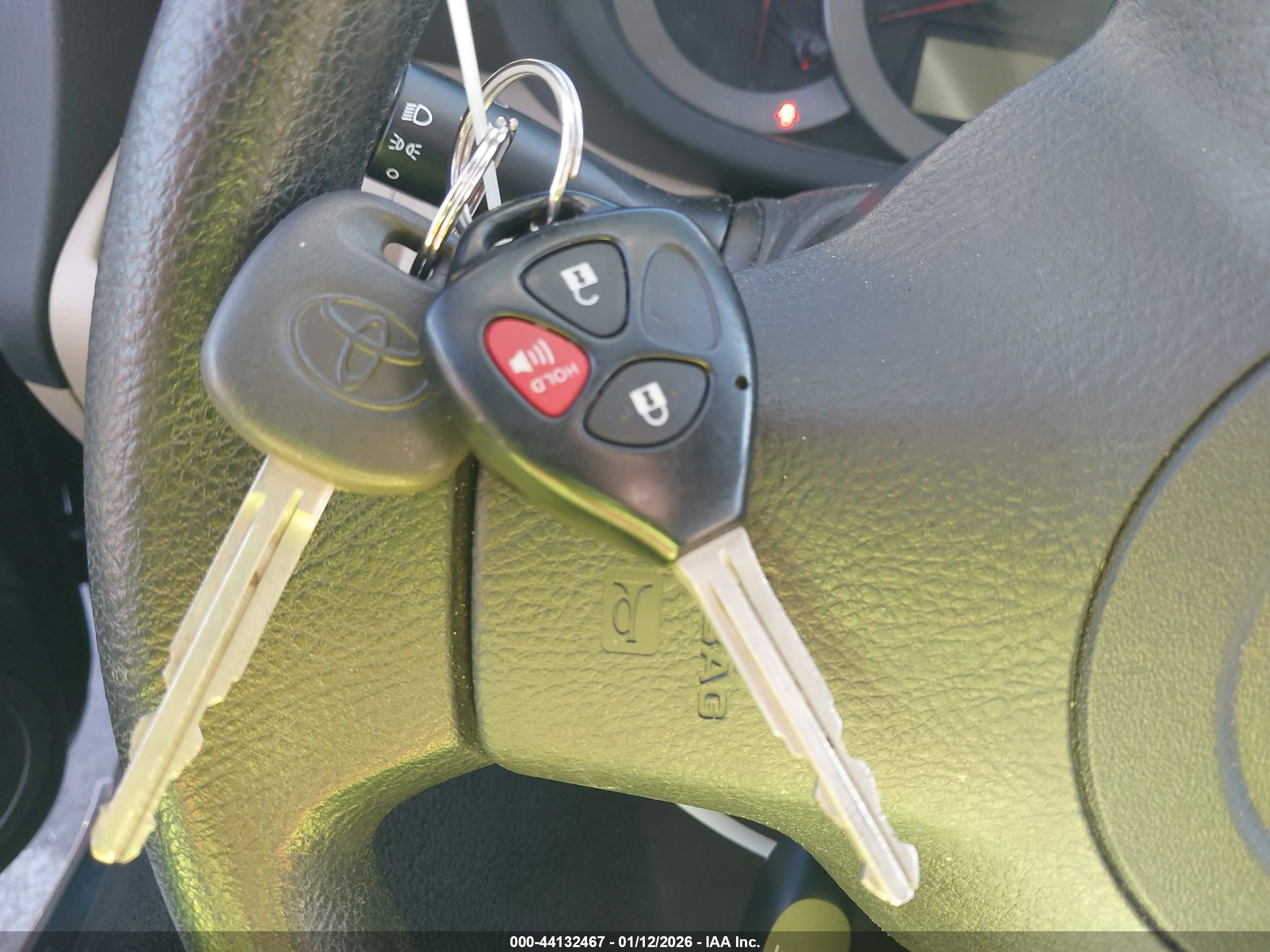 TOYOTA RAV4 image 11