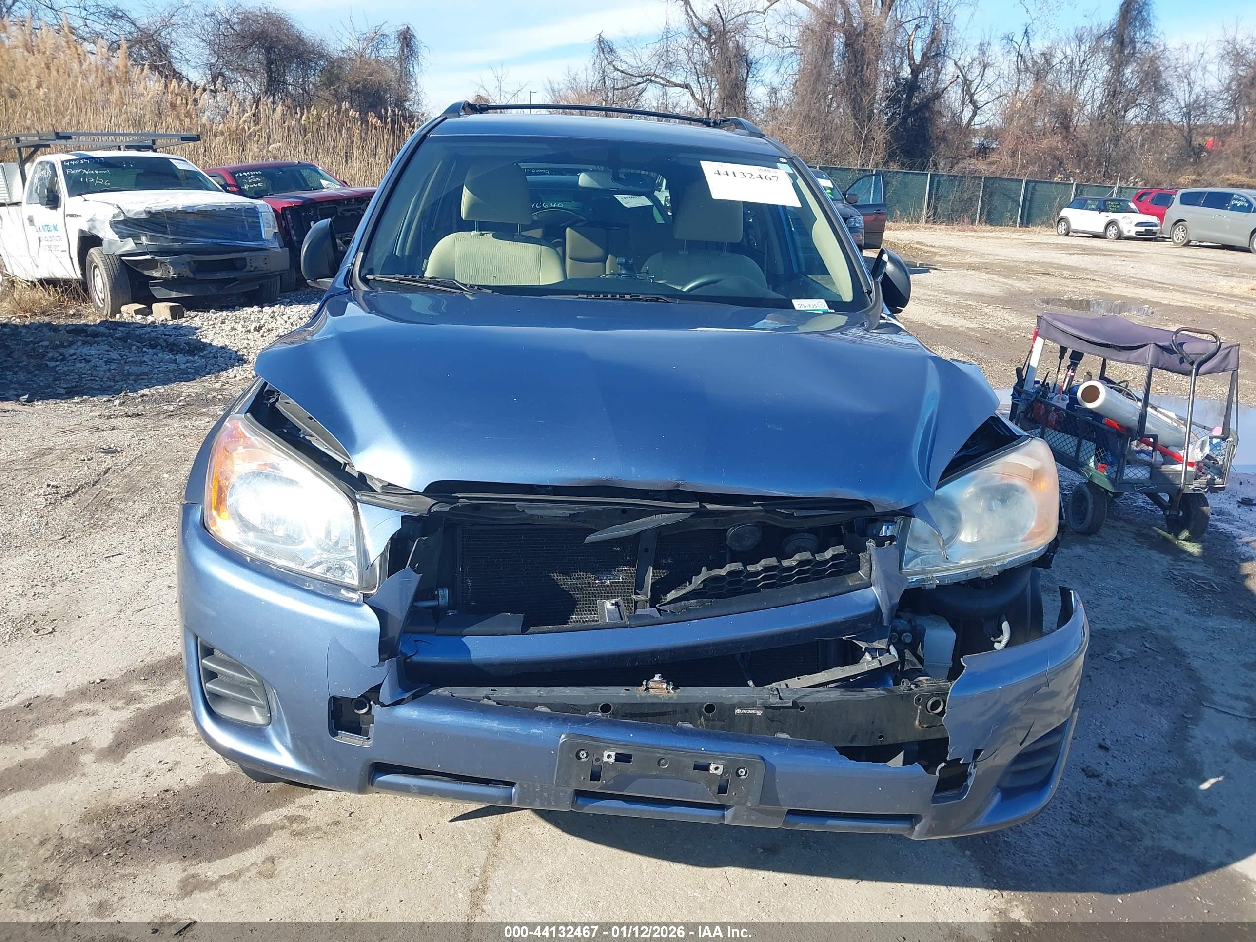 TOYOTA RAV4 image 6
