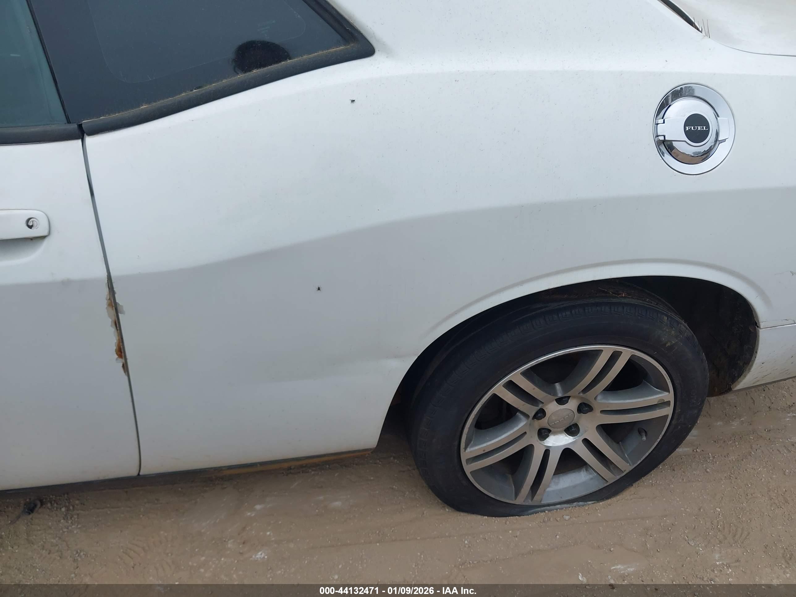 DODGE CHALLENGER image 6