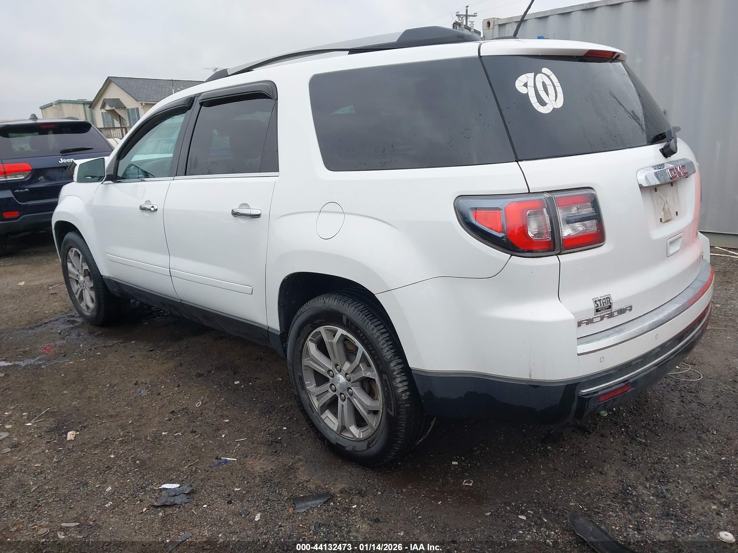 GMC ACADIA image 3