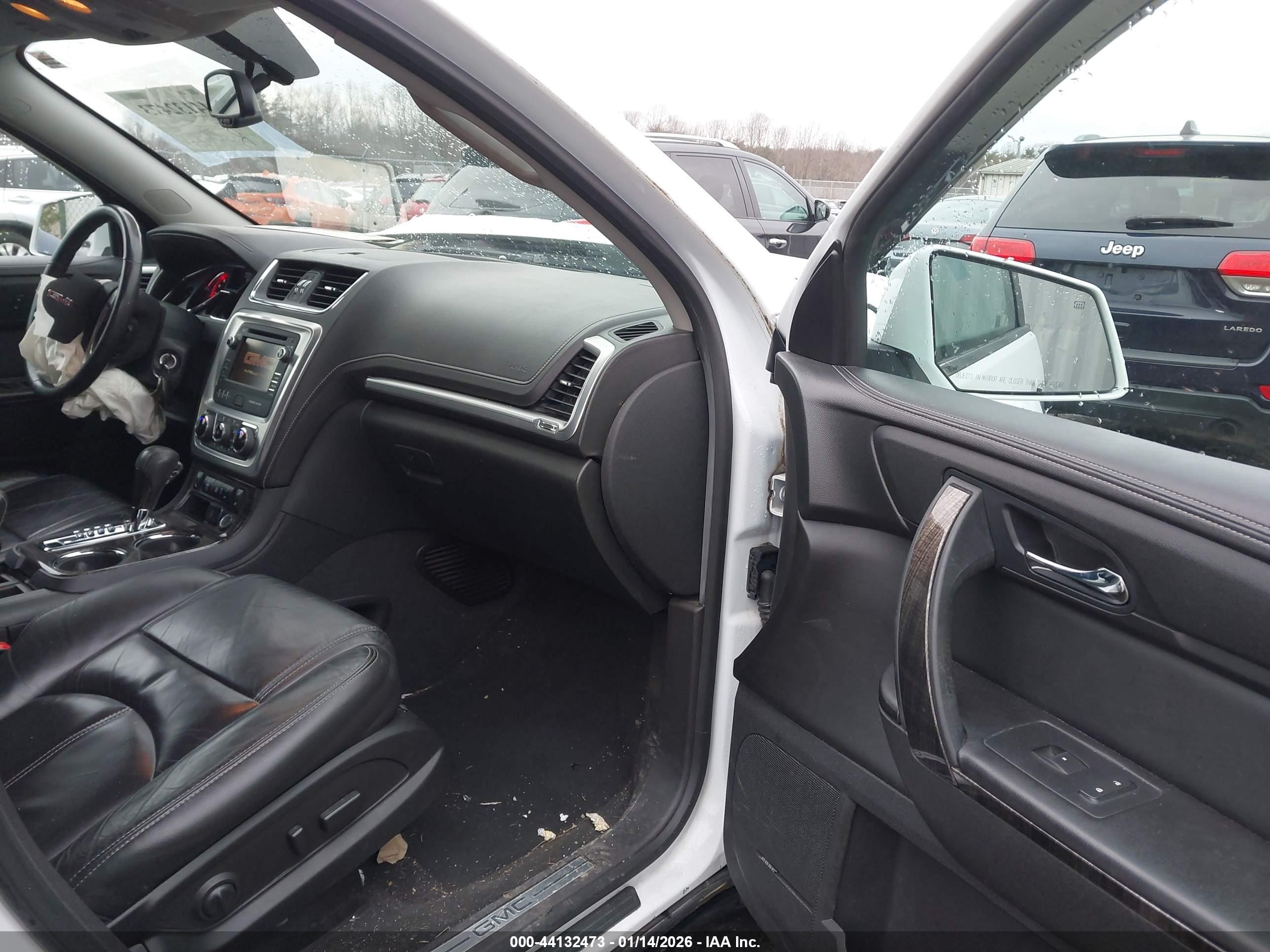 GMC ACADIA image 5