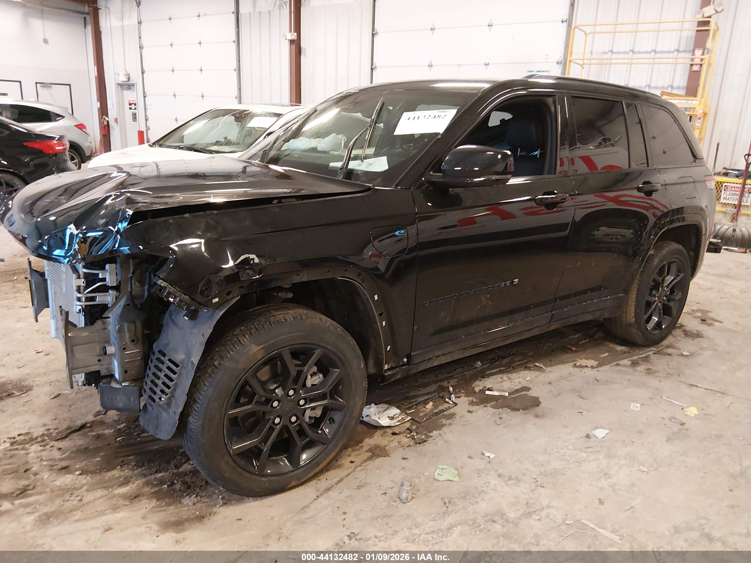JEEP GRAND image 2