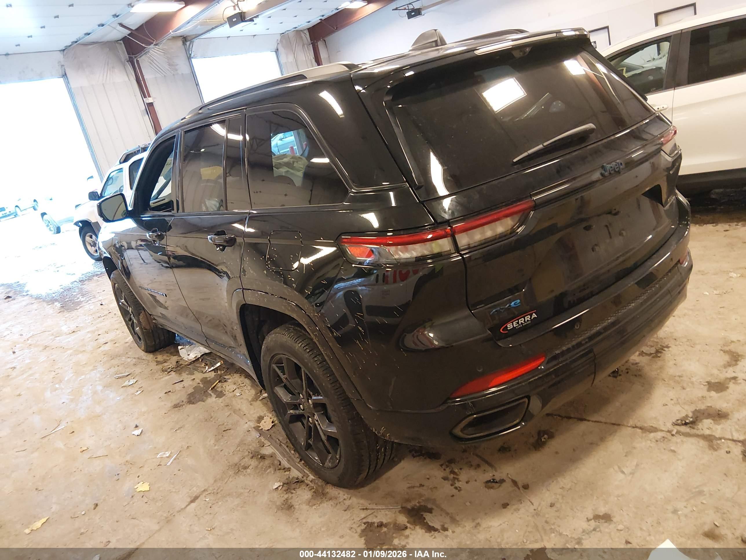 JEEP GRAND image 3