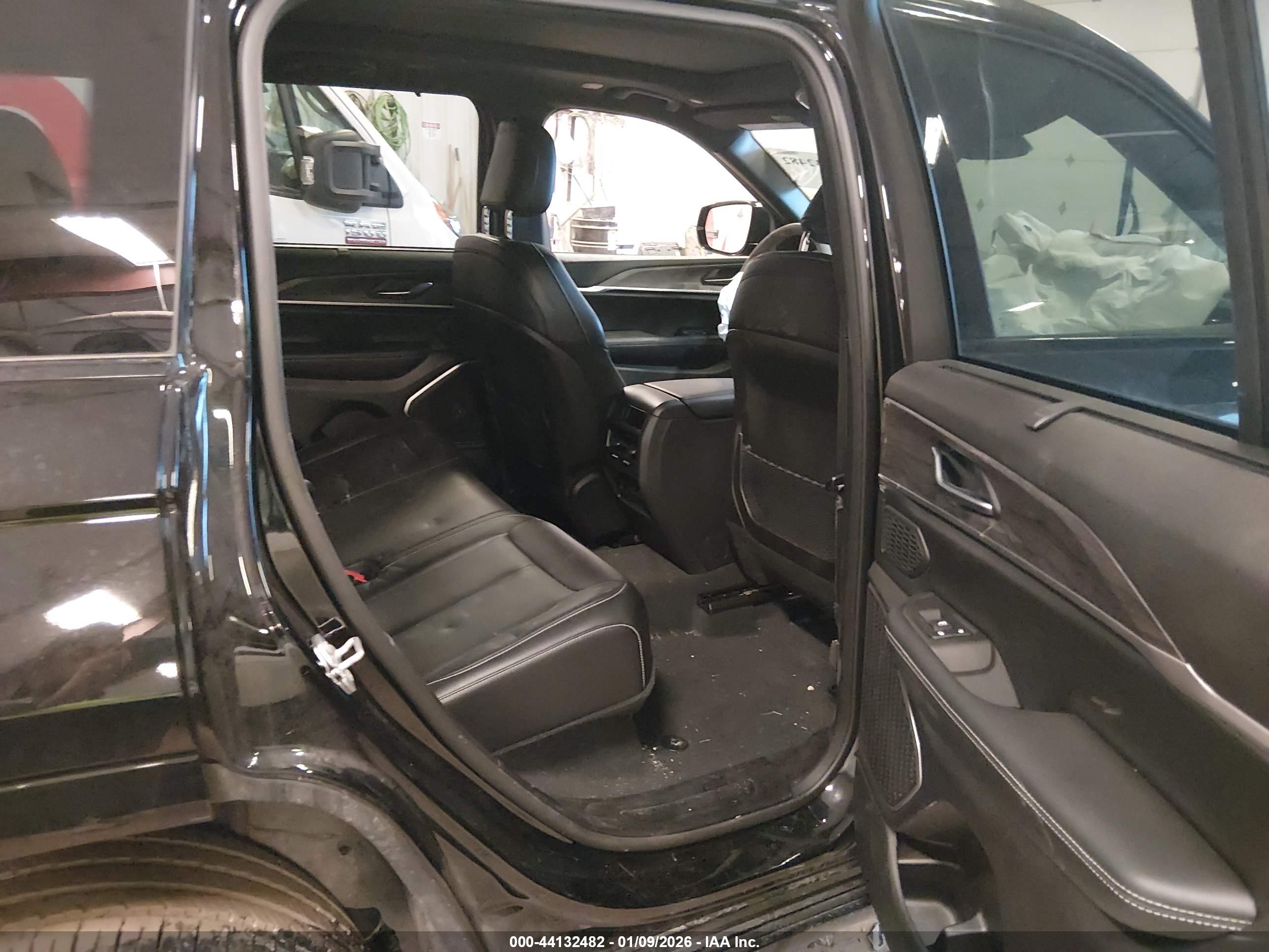 JEEP GRAND image 8