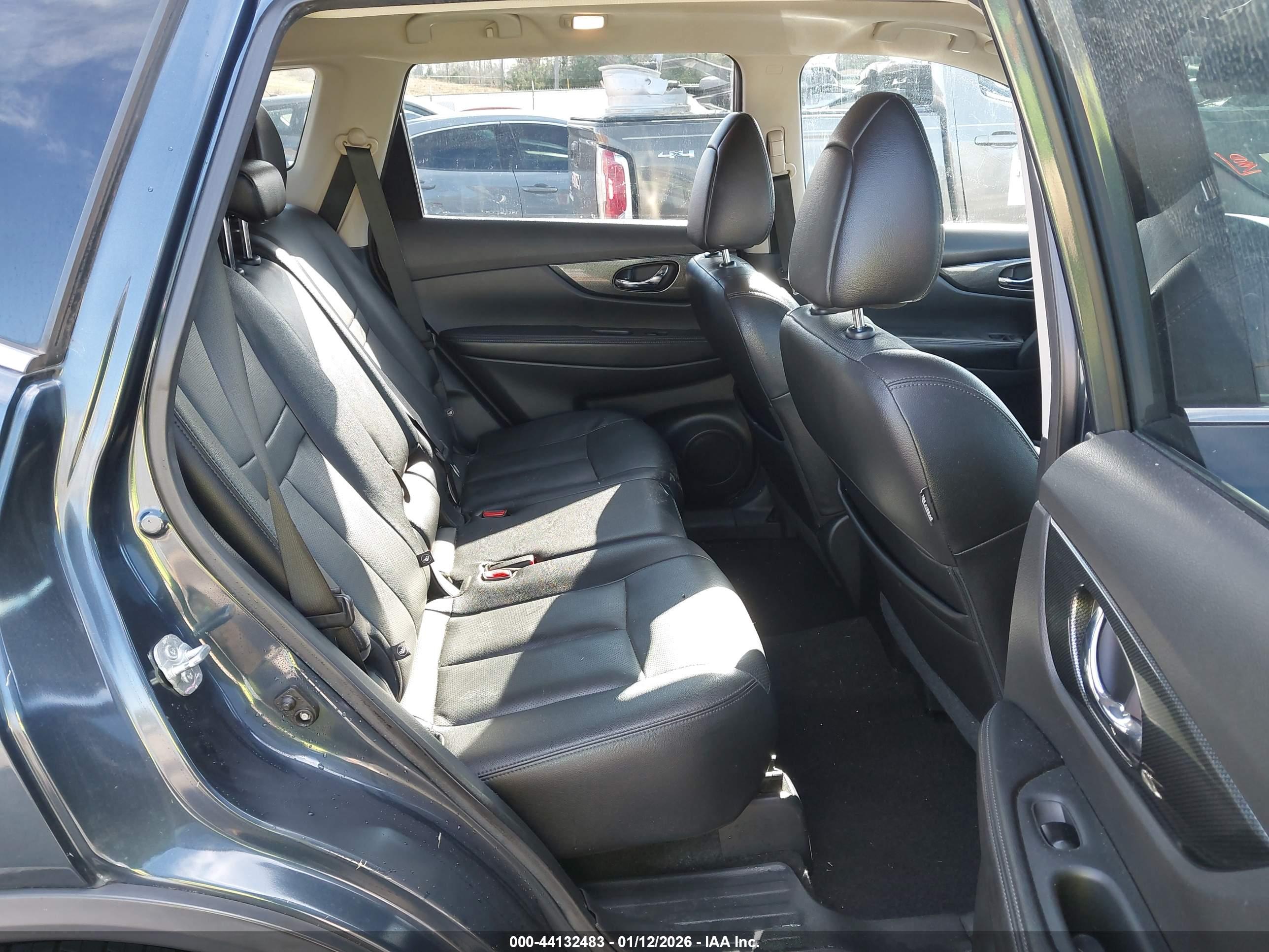 NISSAN ROGUE image 8