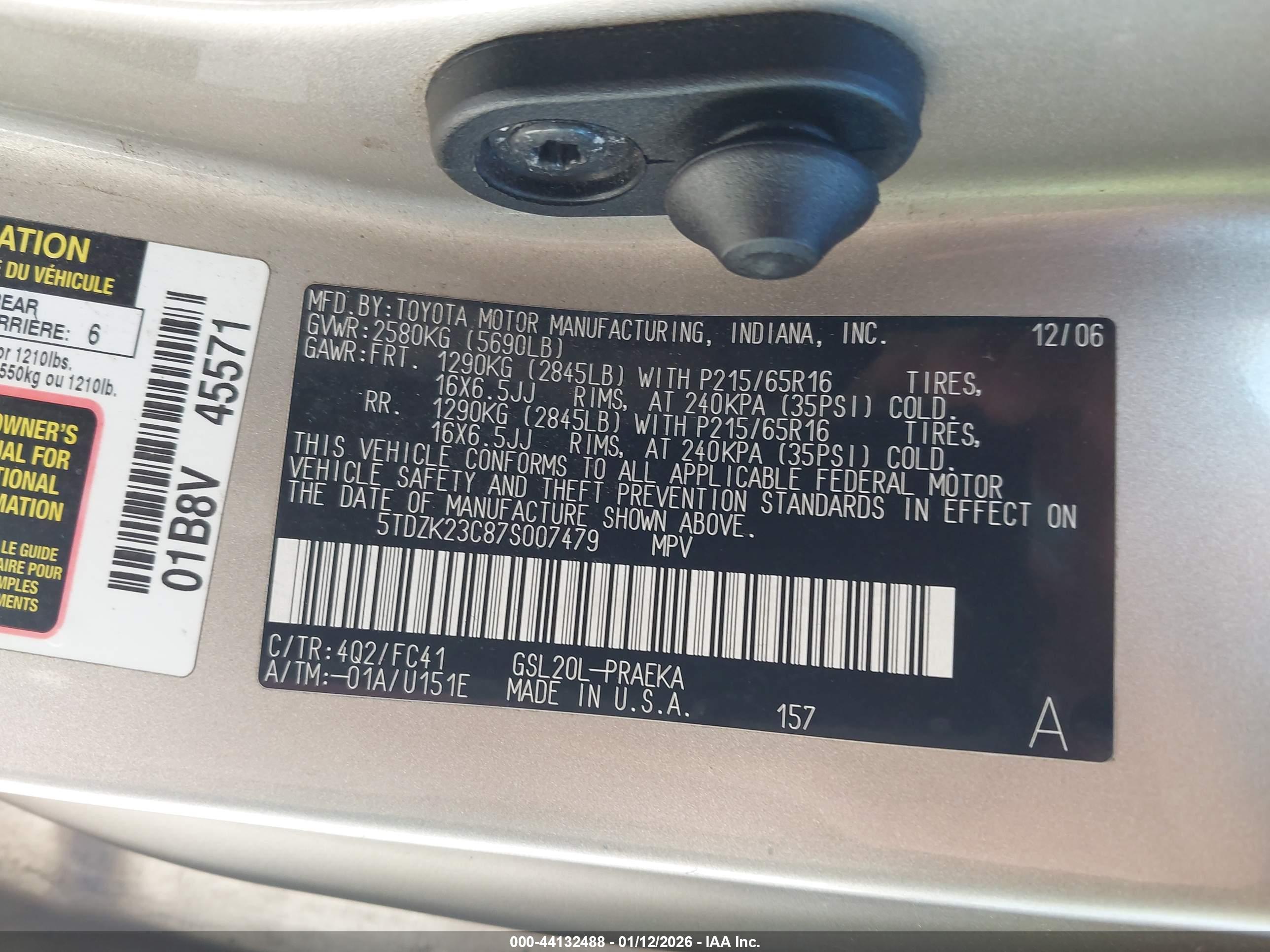 TOYOTA SIENNA image 9