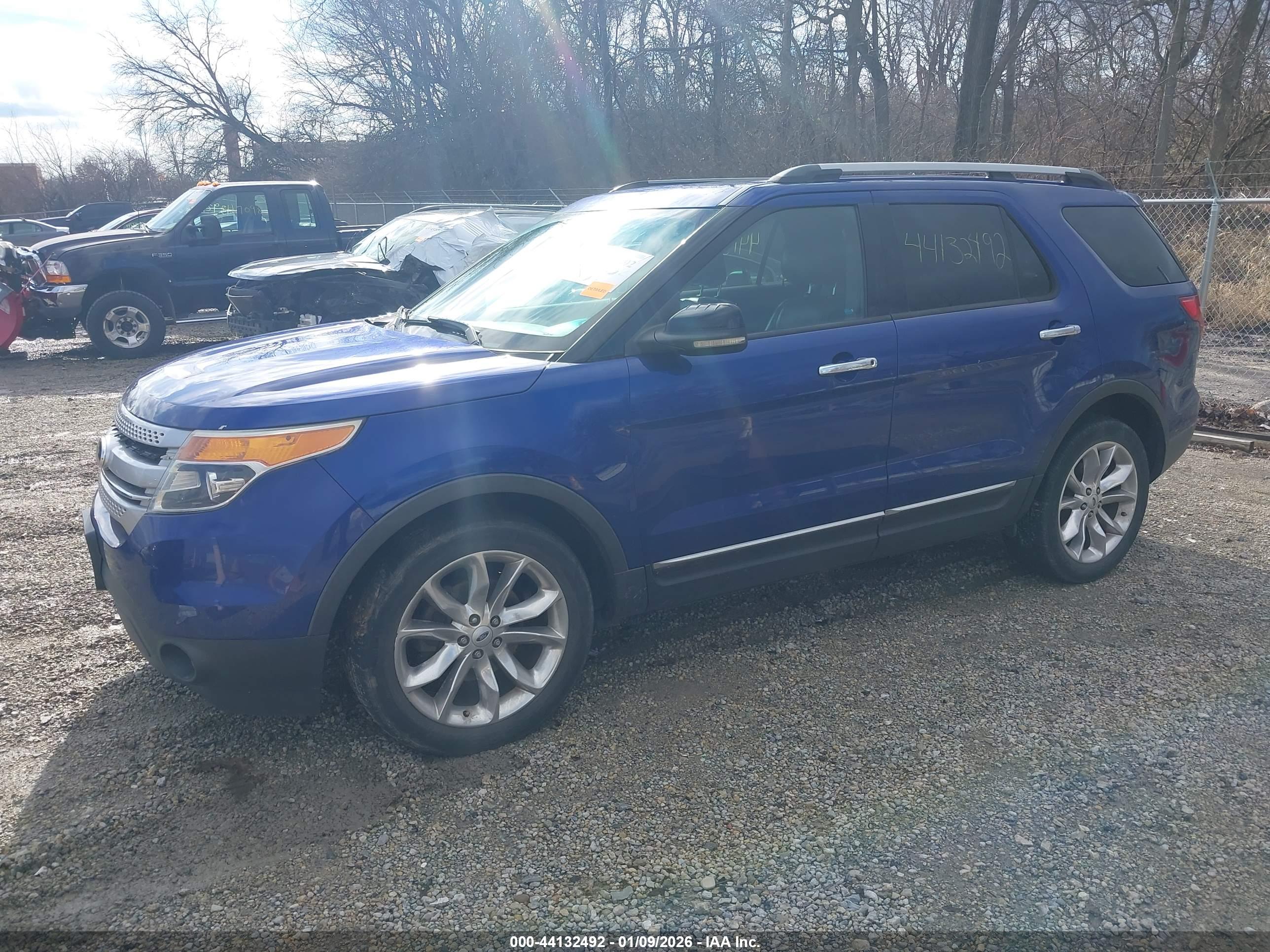 FORD EXPLORER image 2
