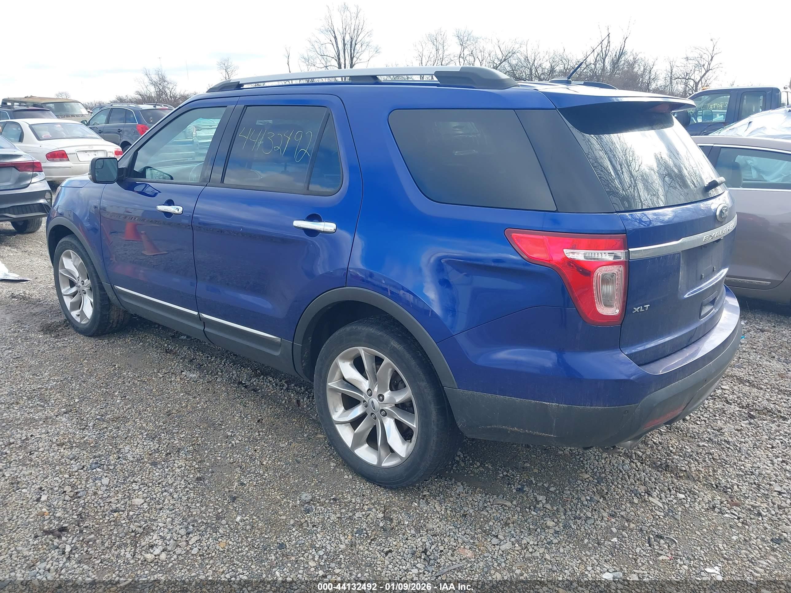 FORD EXPLORER image 3