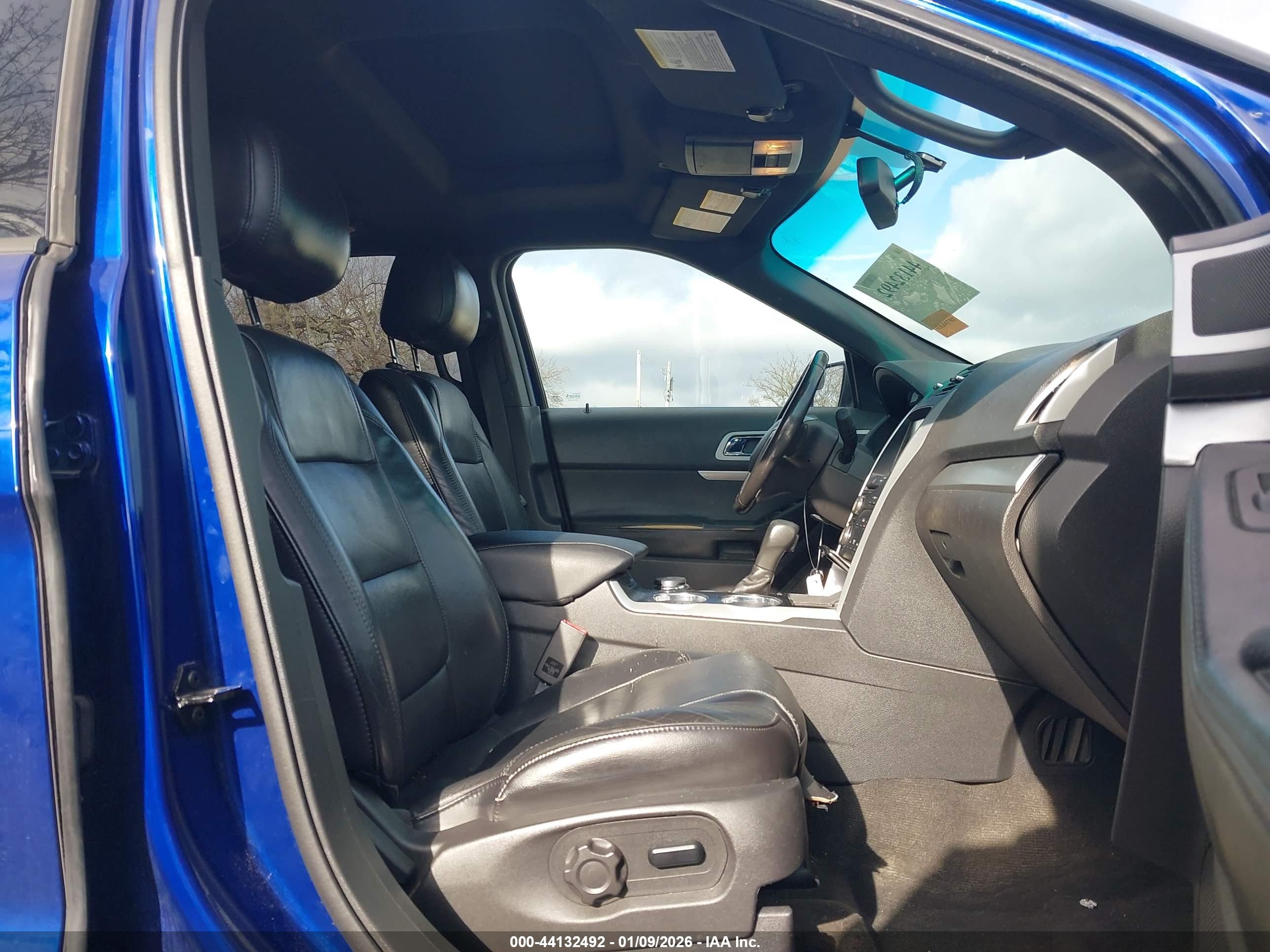 FORD EXPLORER image 5
