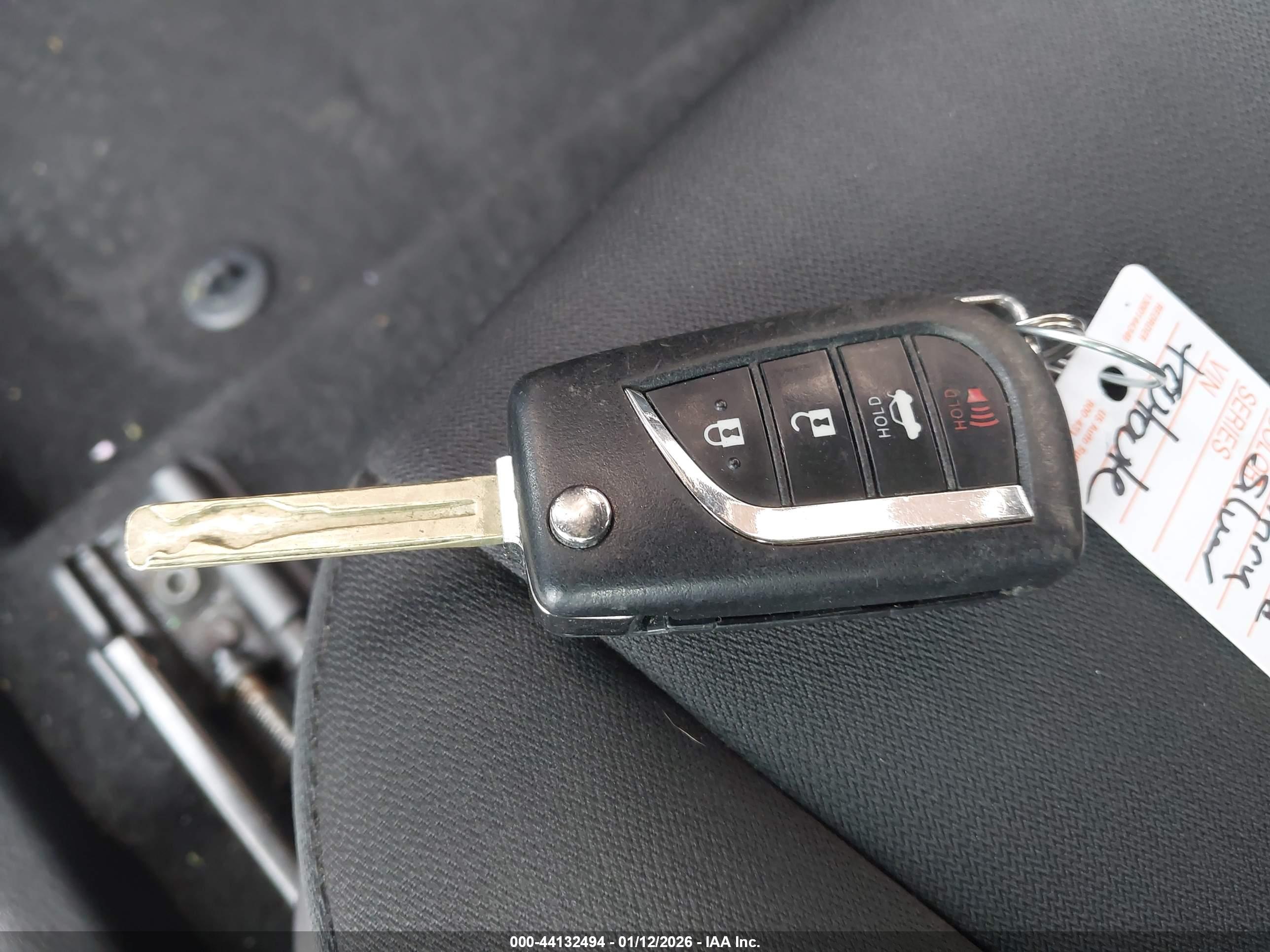 TOYOTA CAMRY image 11