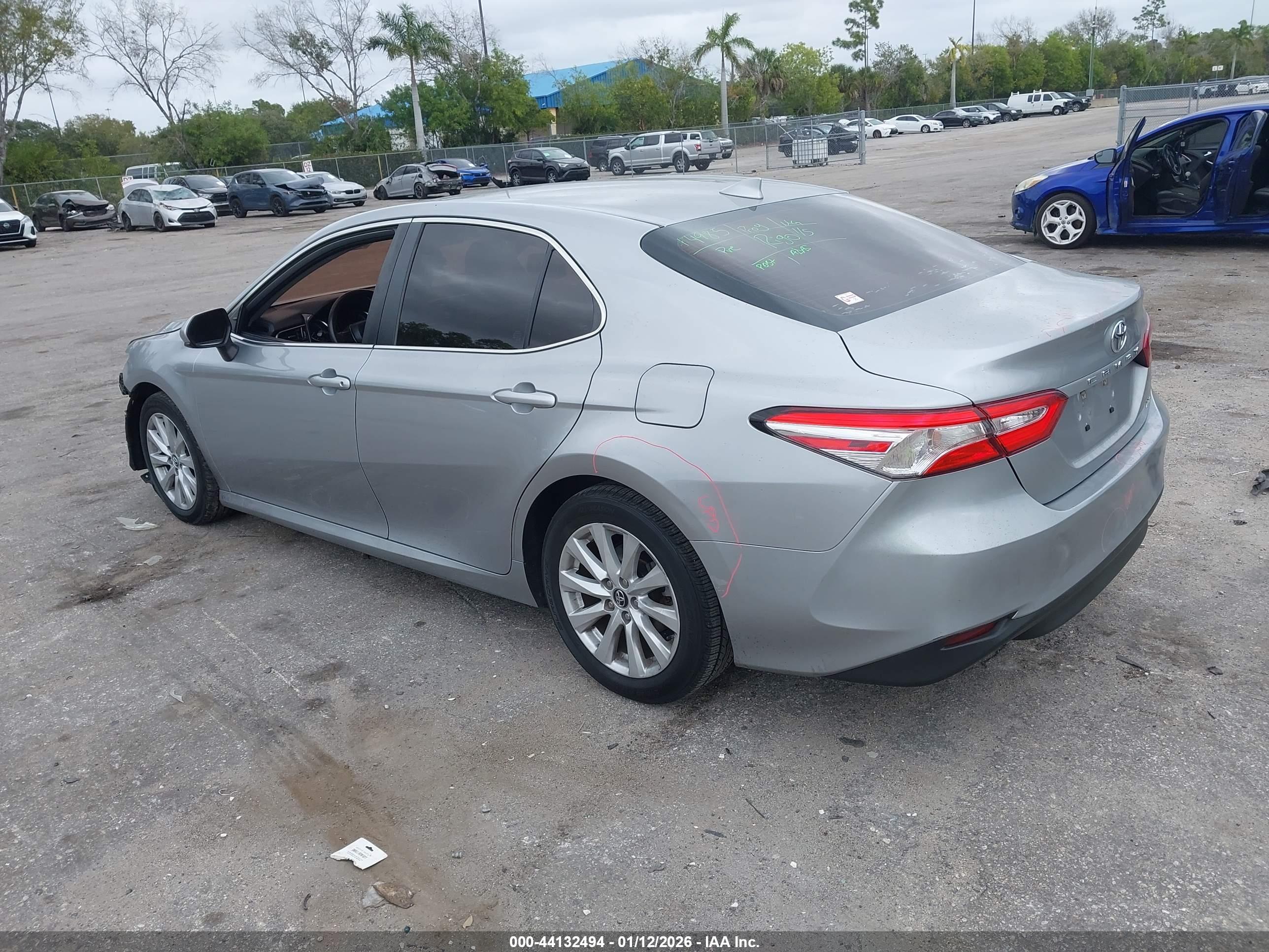 TOYOTA CAMRY image 3