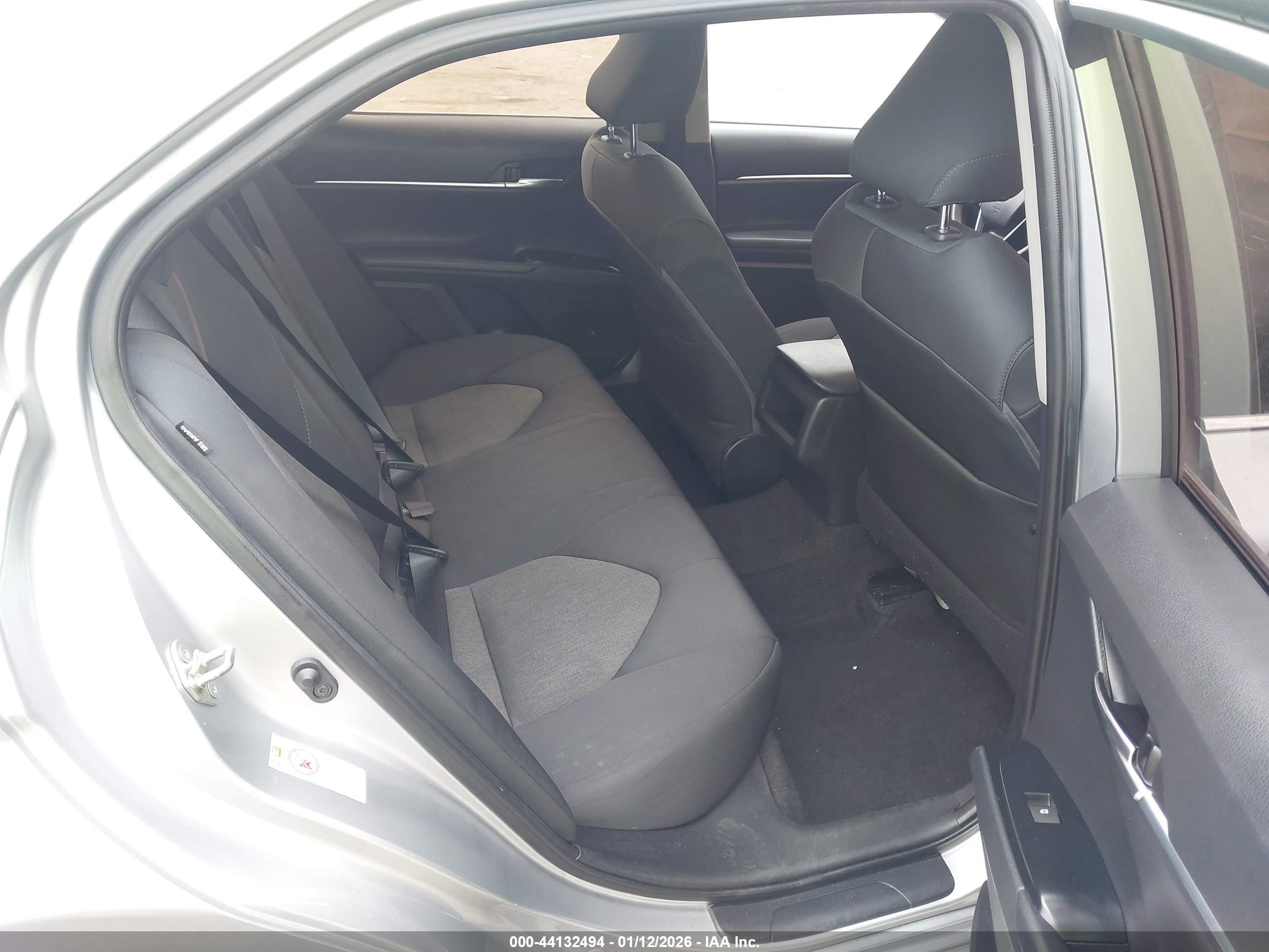TOYOTA CAMRY image 8