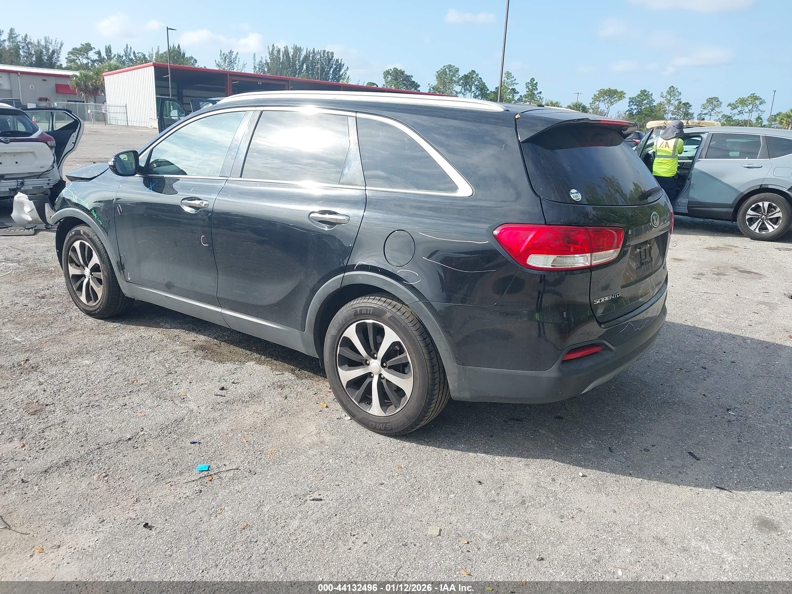 KIA SORENTO image 3