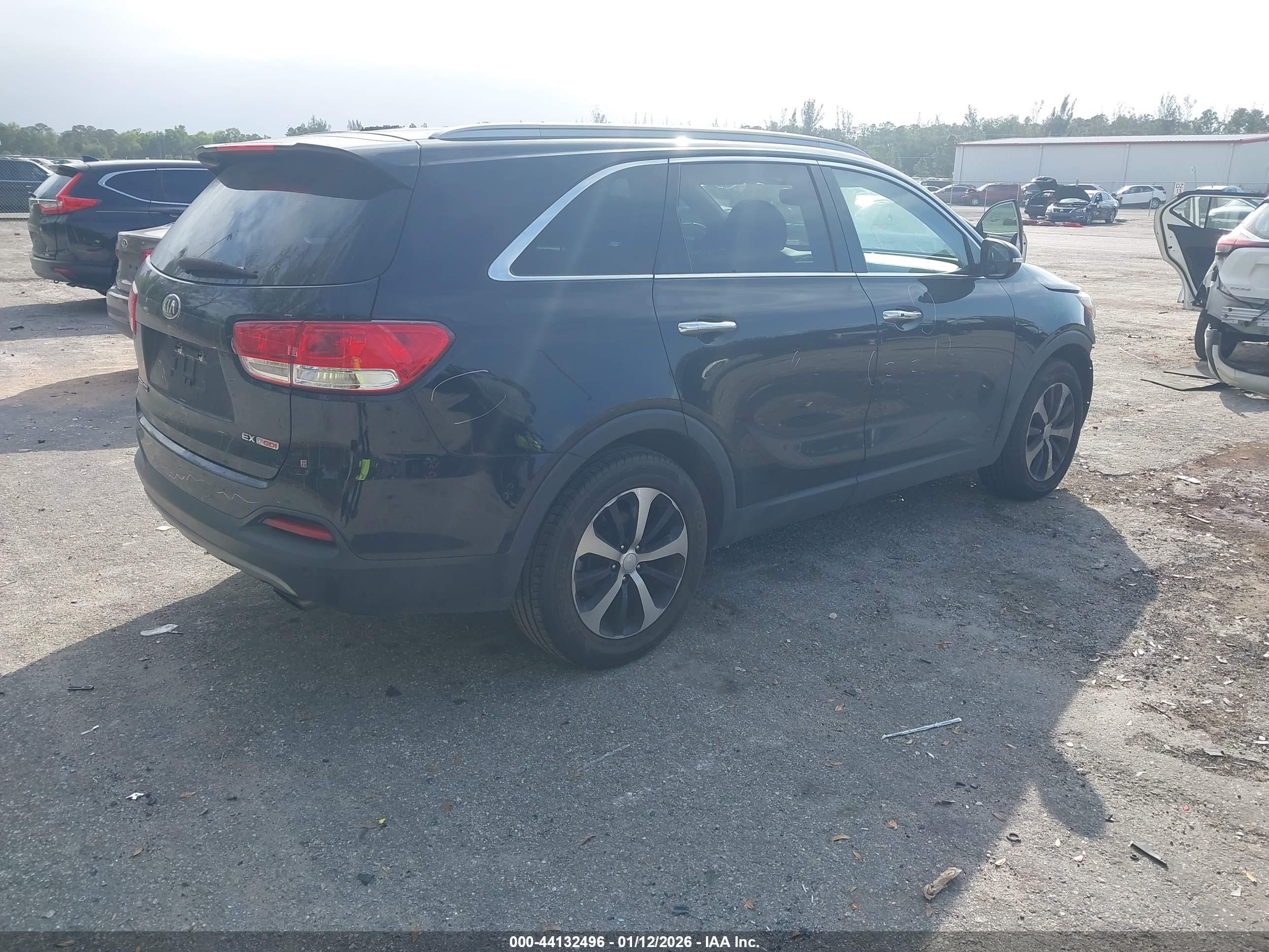KIA SORENTO image 4