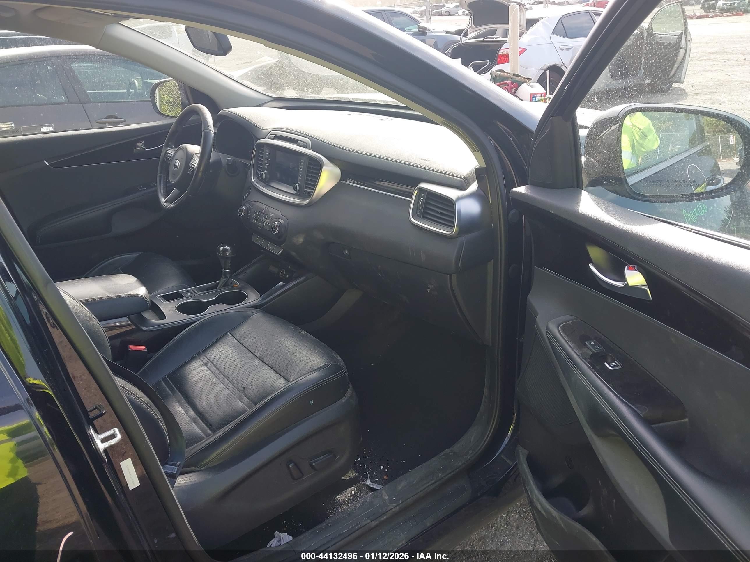 KIA SORENTO image 5