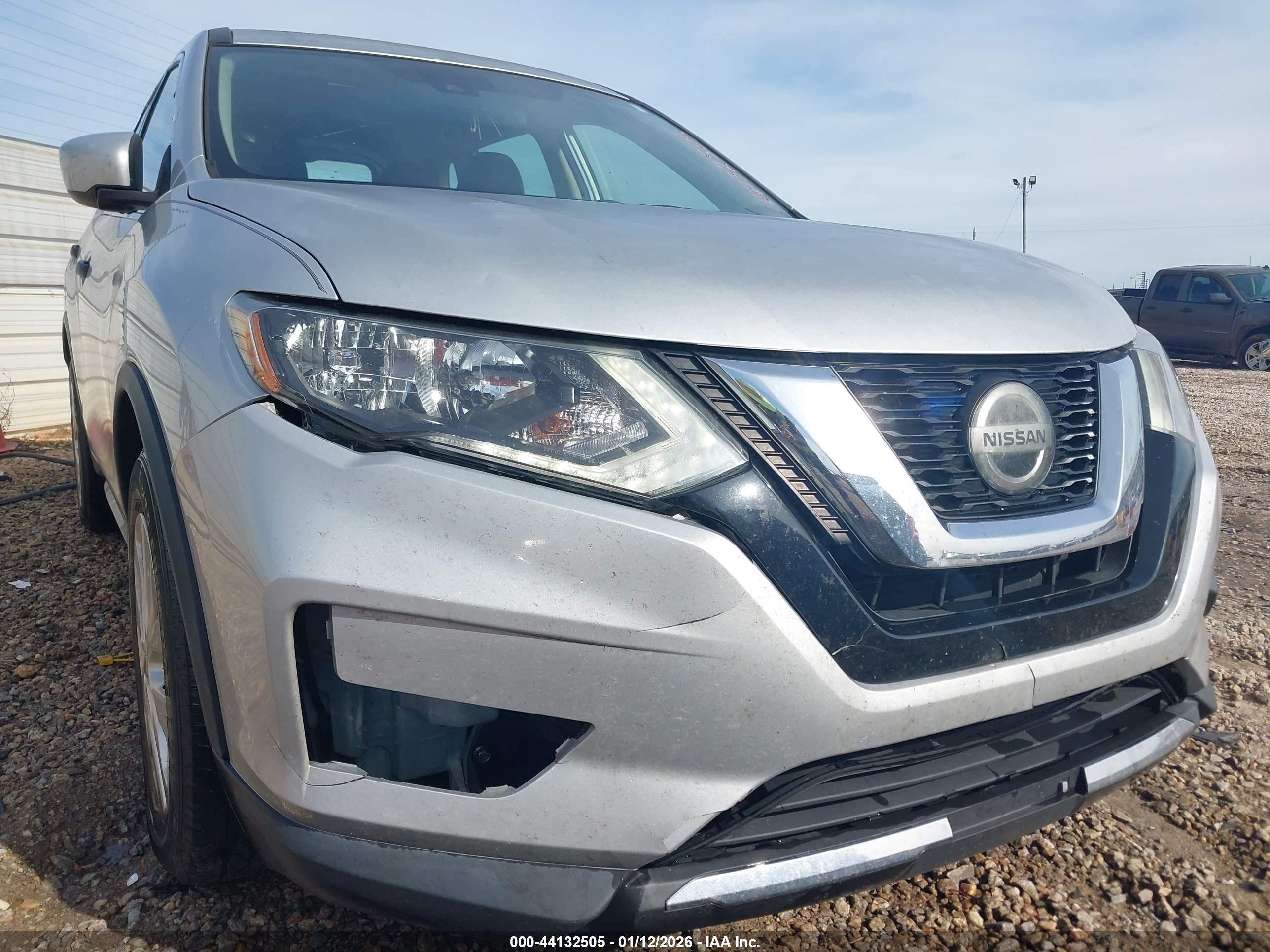 NISSAN ROGUE image 6