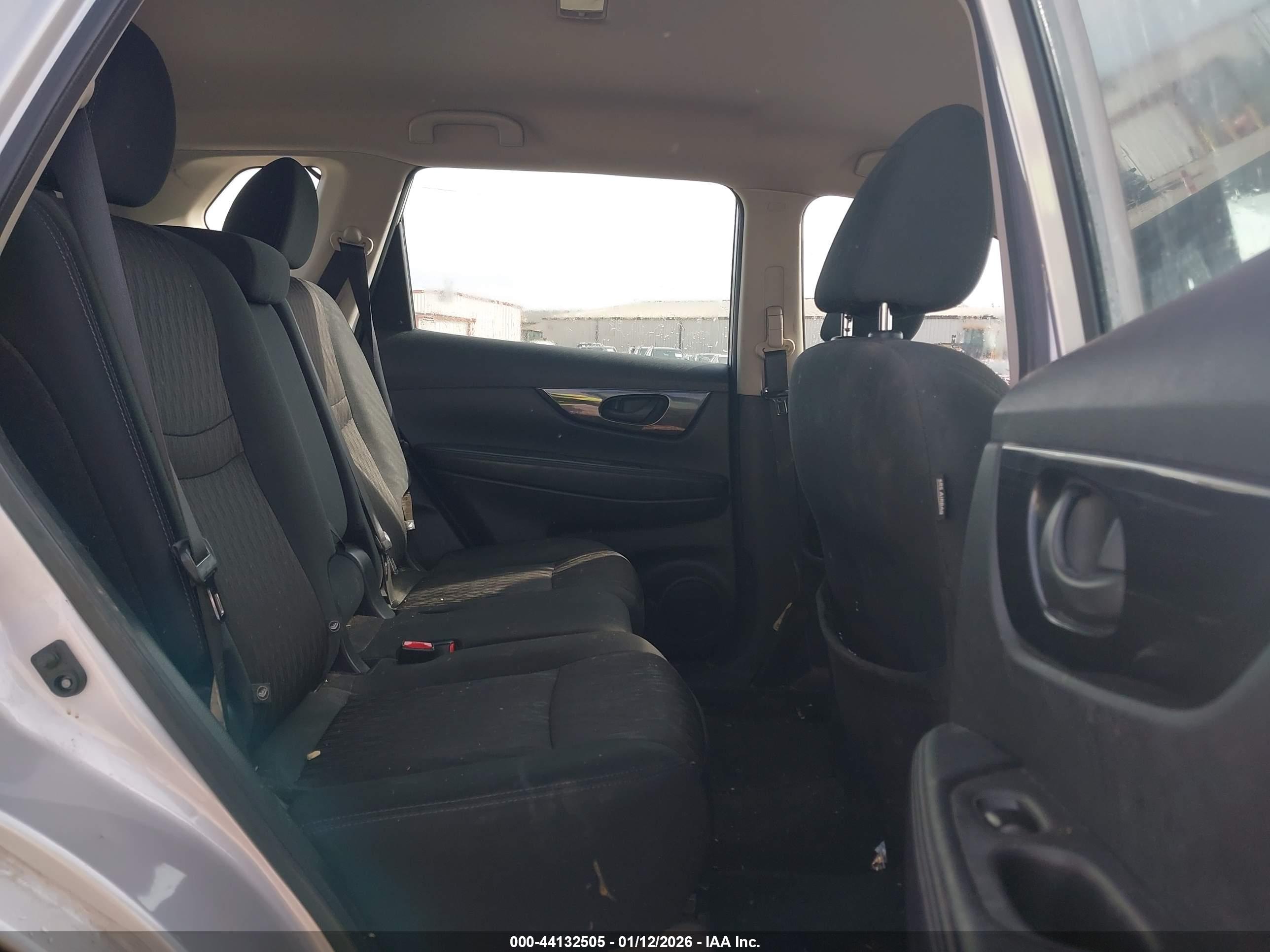 NISSAN ROGUE image 8