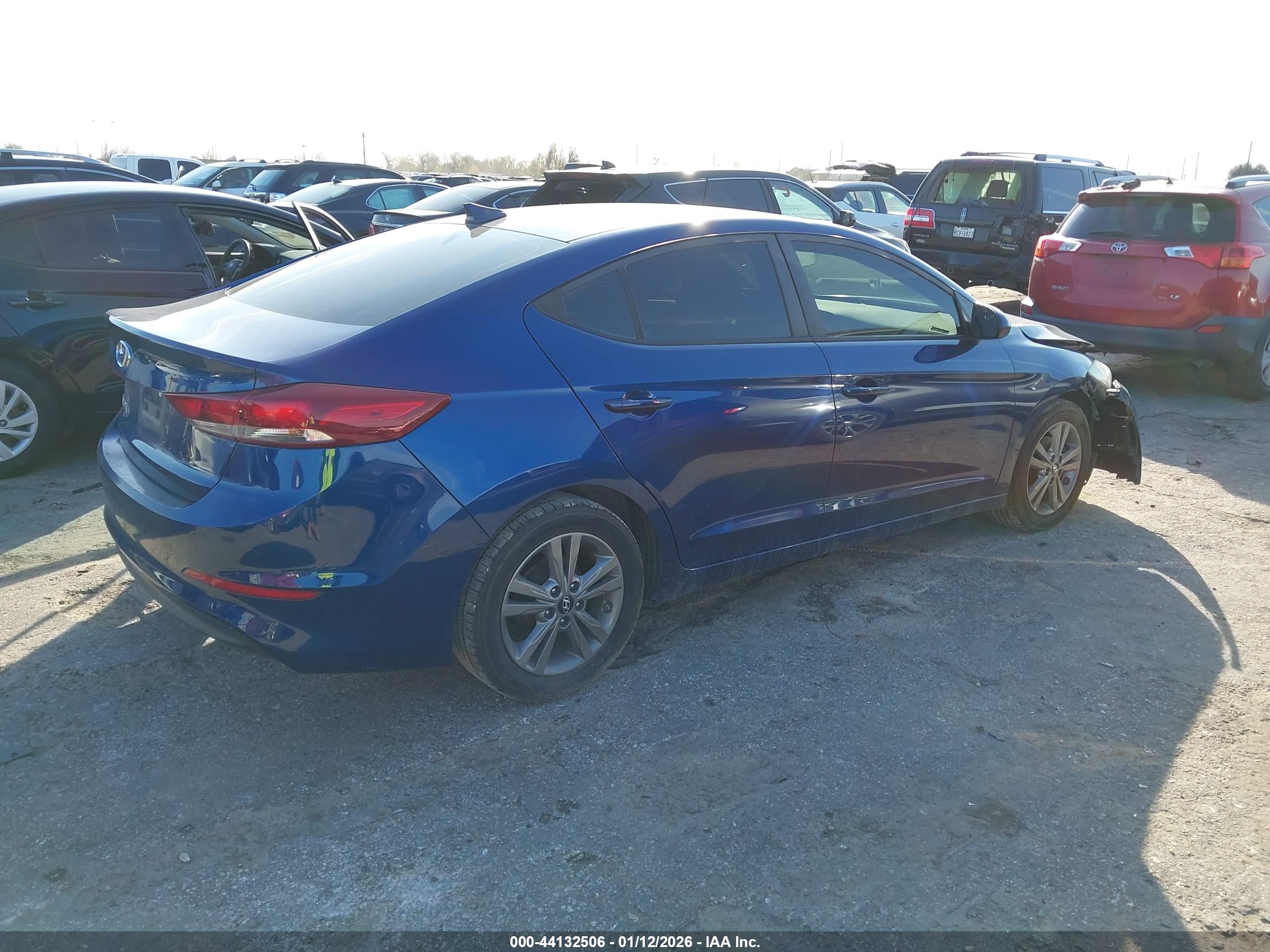 HYUNDAI ELANTRA image 4