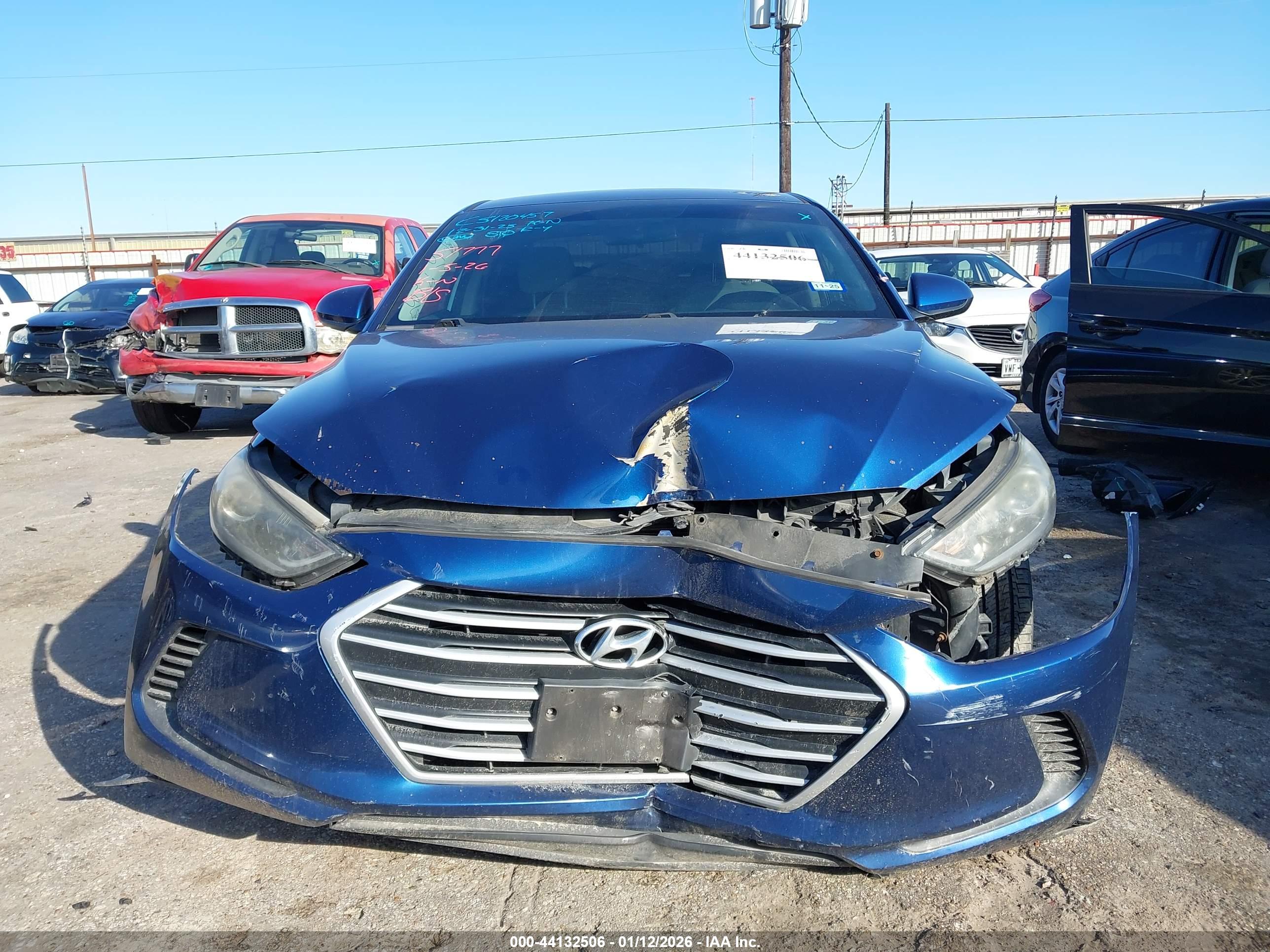 HYUNDAI ELANTRA image 6