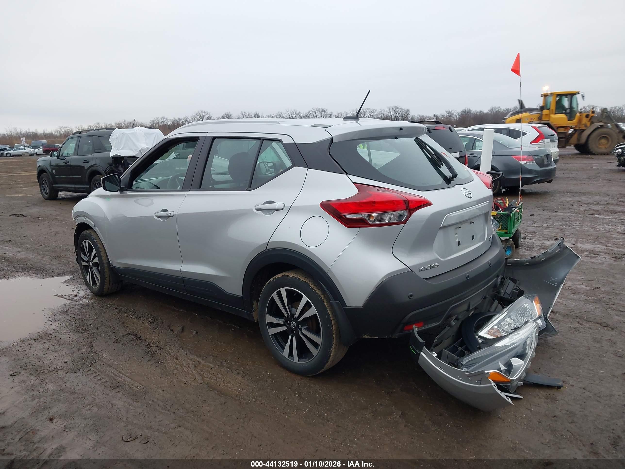 NISSAN KICKS image 3