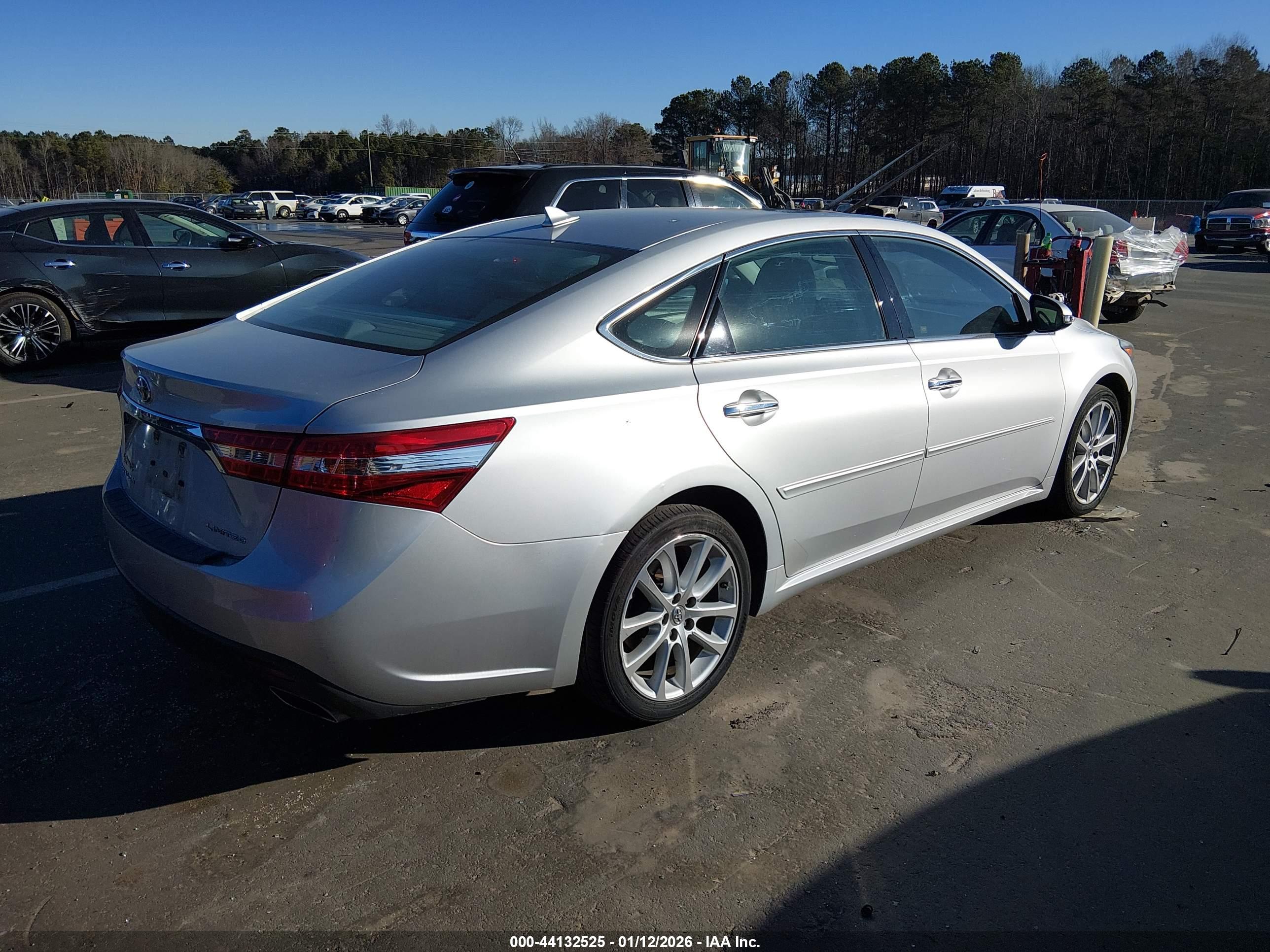 TOYOTA AVALON image 4