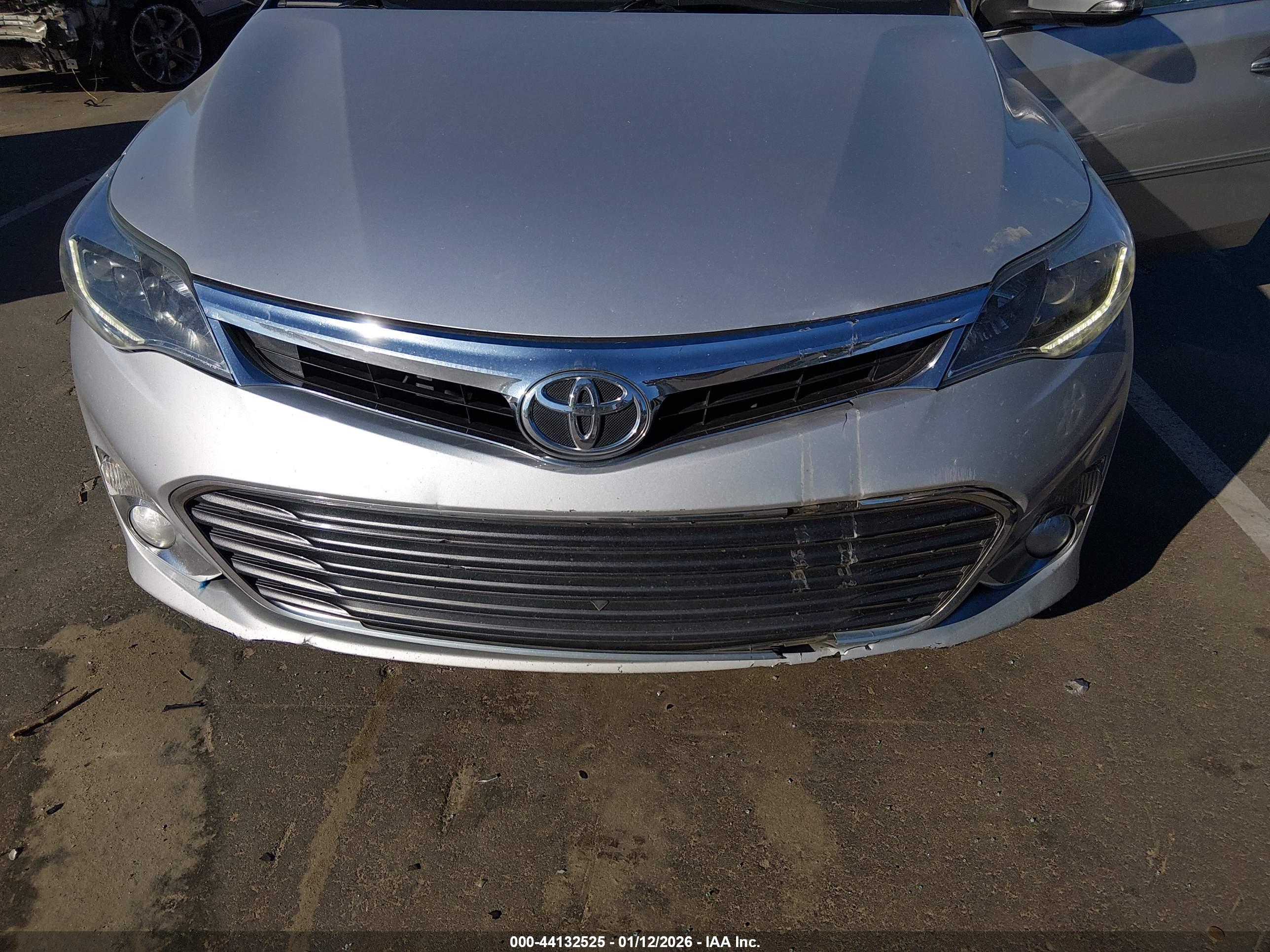 TOYOTA AVALON image 6