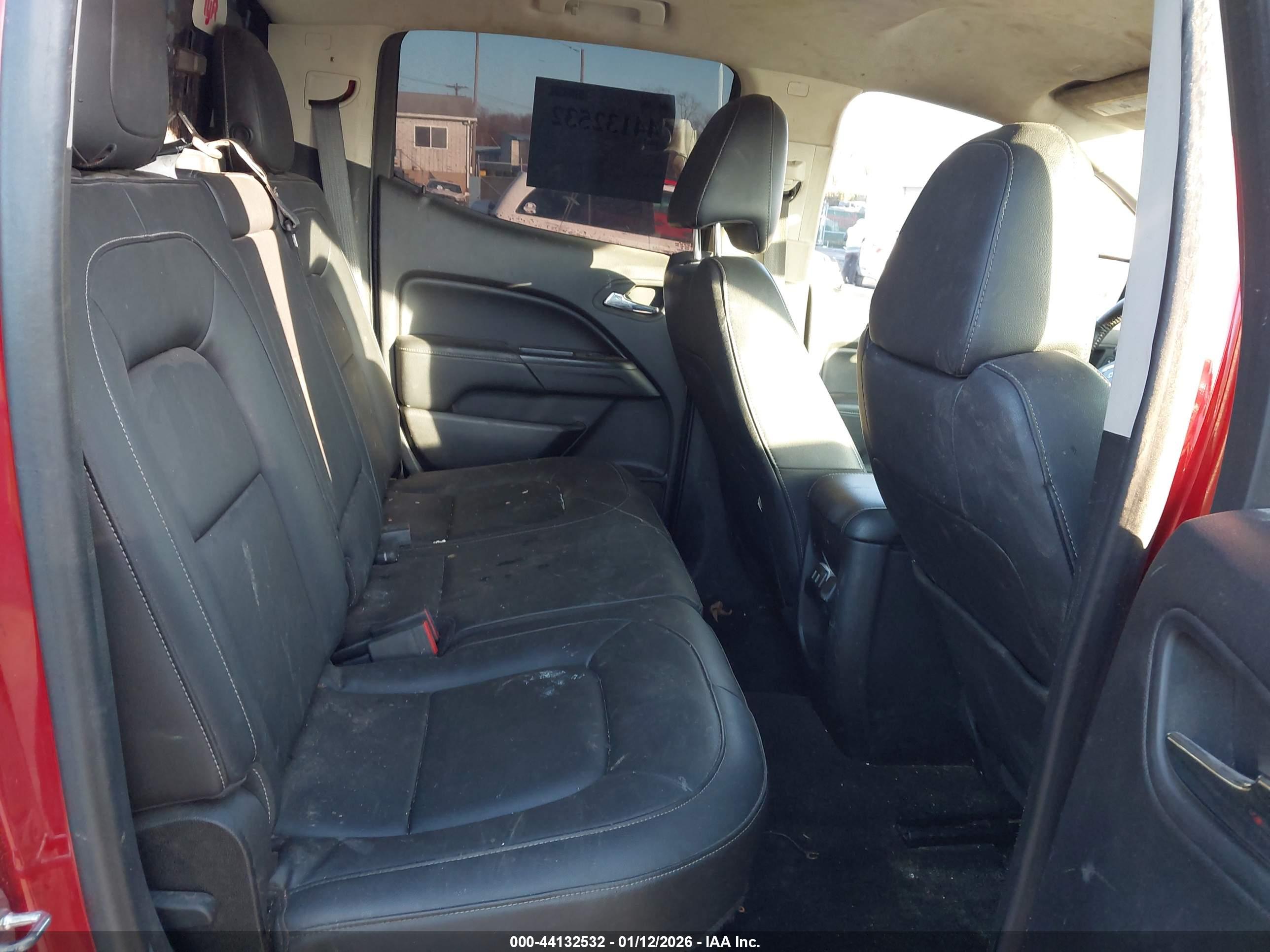 GMC CANYON image 8