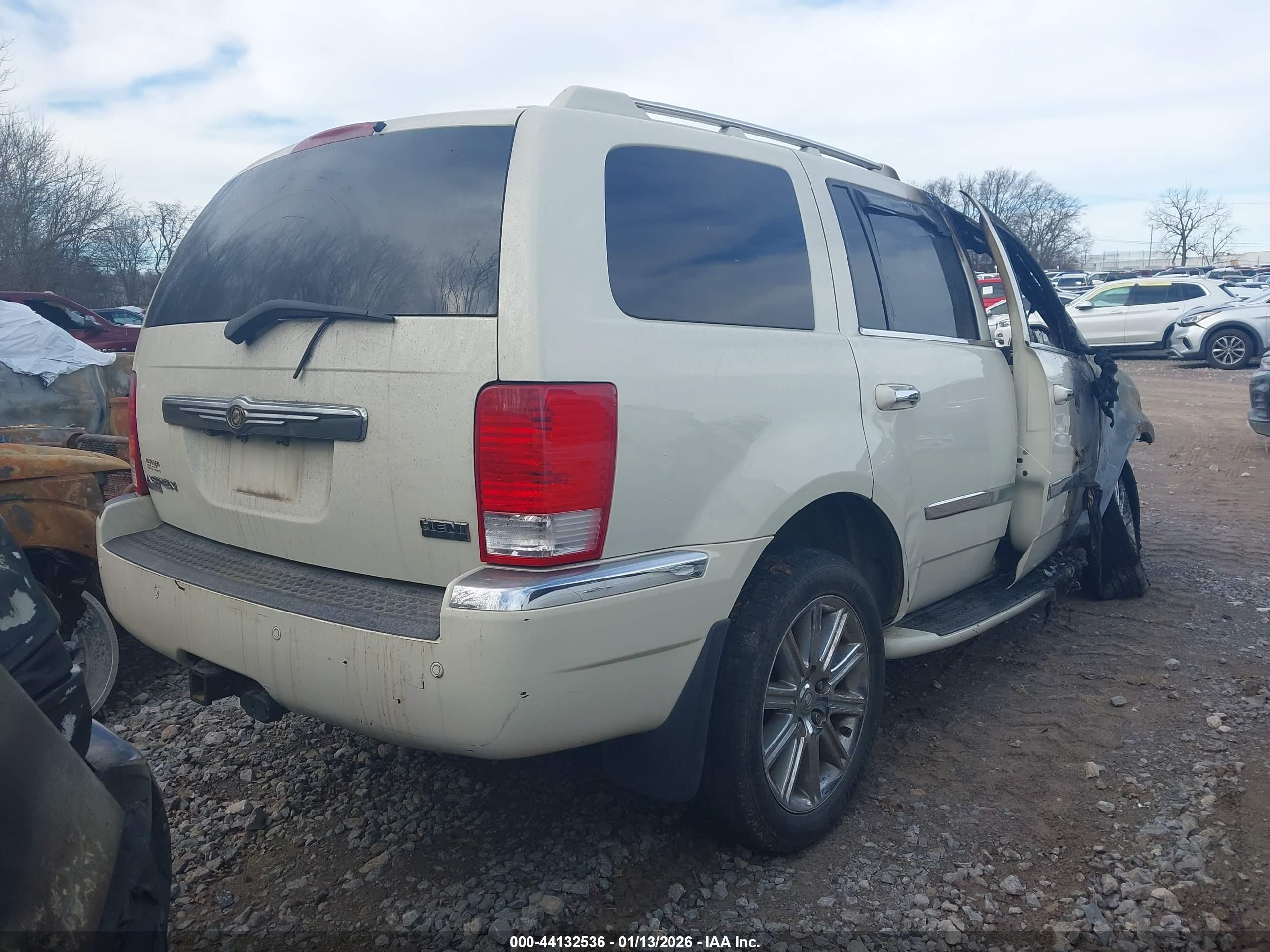 CHRYSLER ASPEN image 4