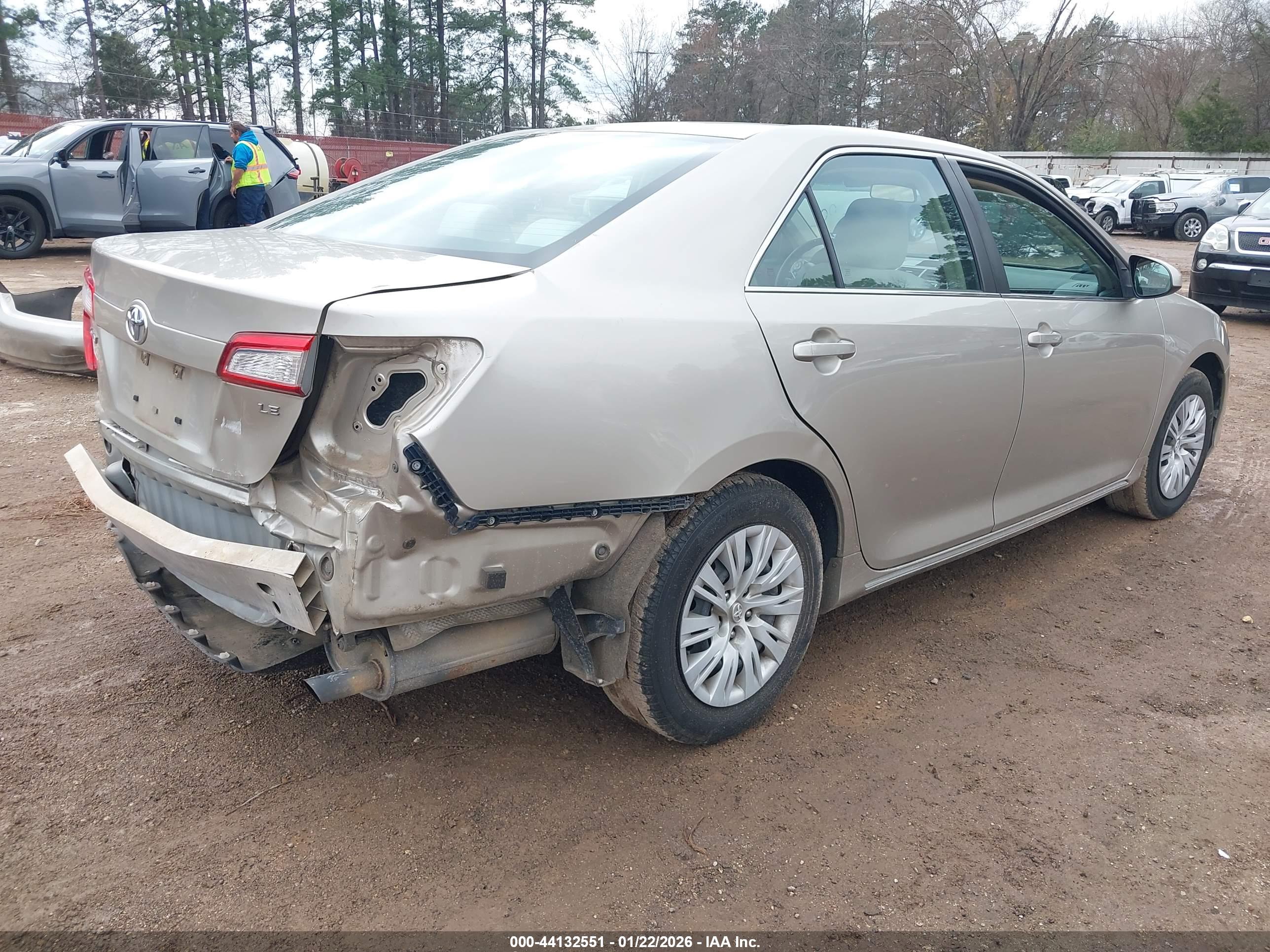 TOYOTA CAMRY image 4