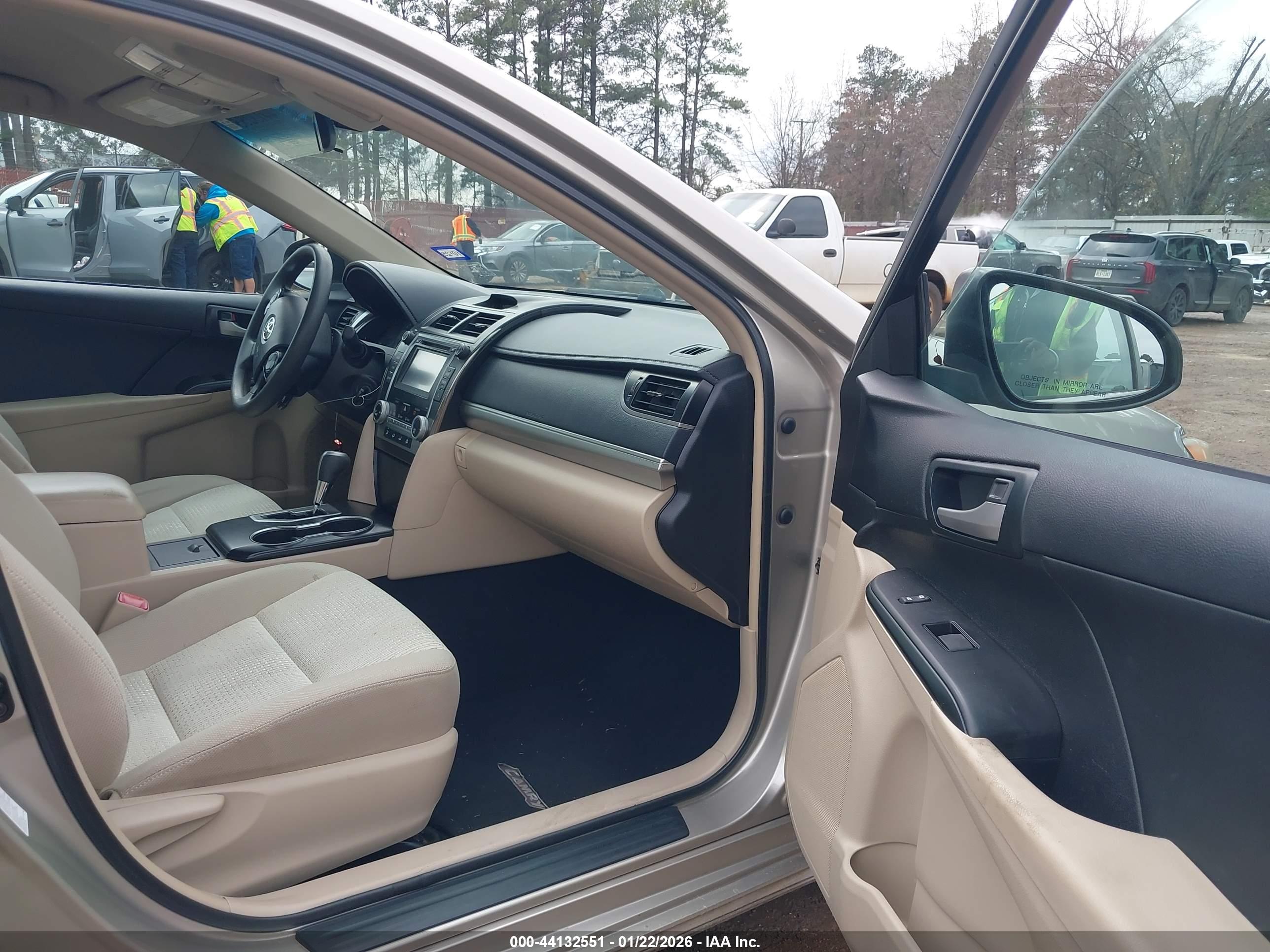 TOYOTA CAMRY image 5
