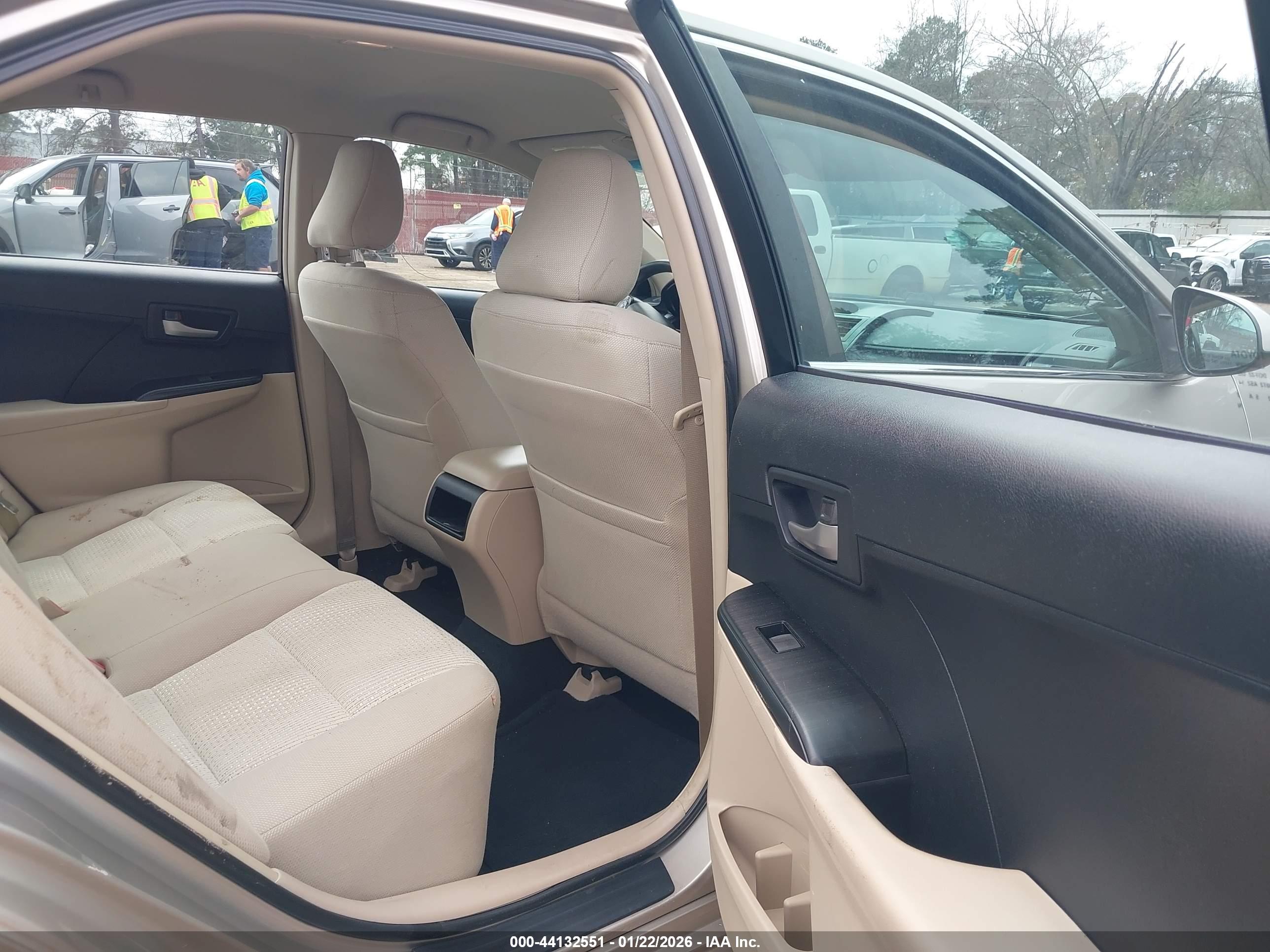 TOYOTA CAMRY image 8