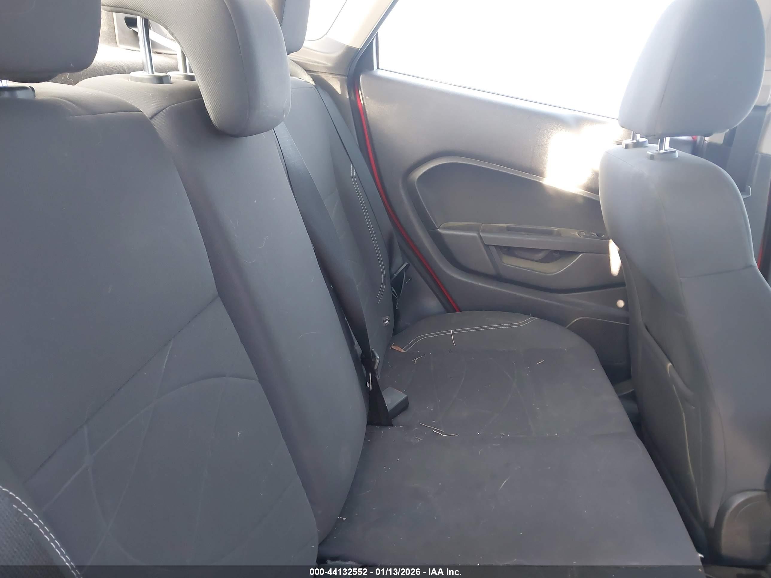 FORD FIESTA image 8