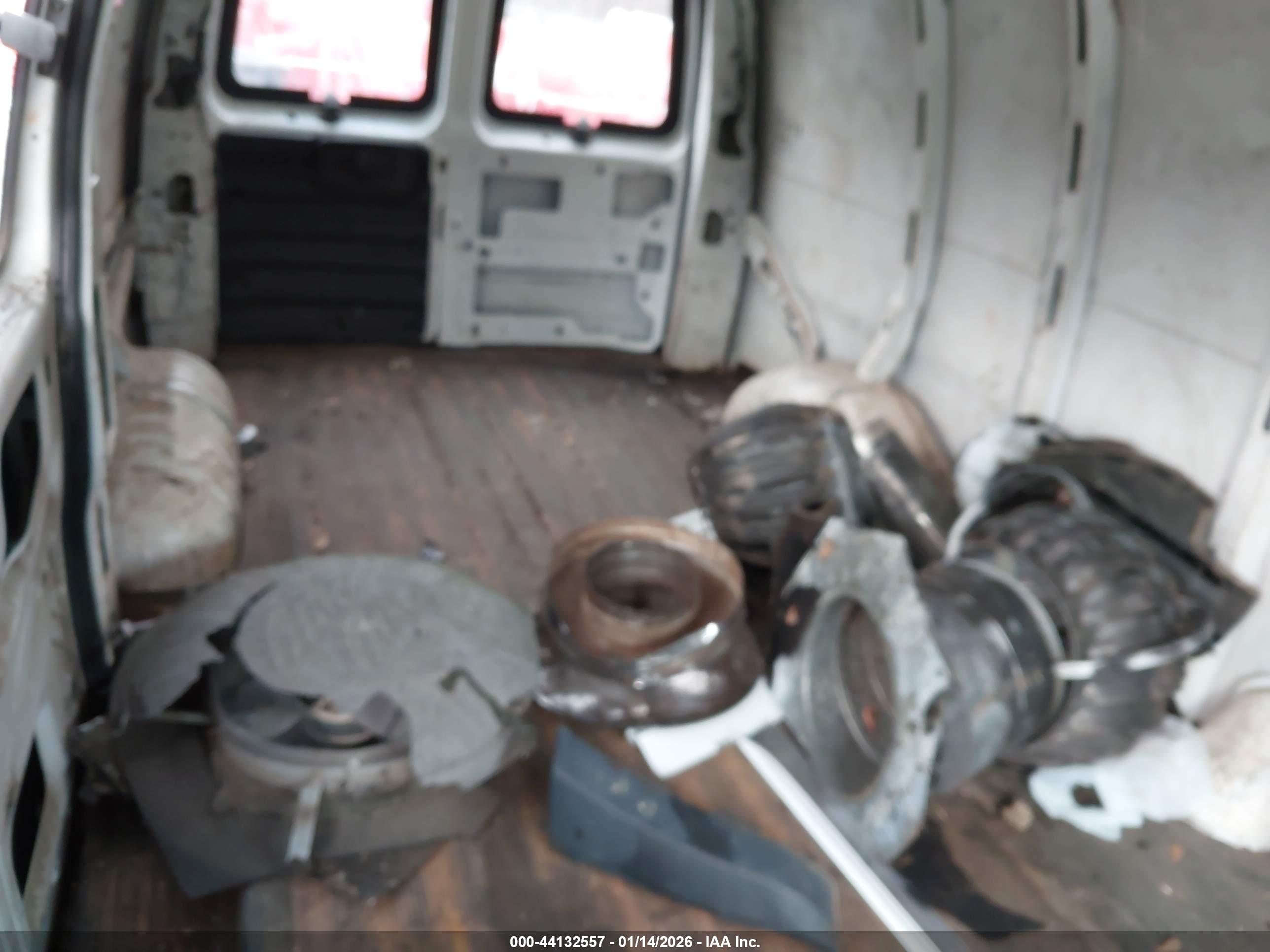 CHEVROLET EXPRESS image 8
