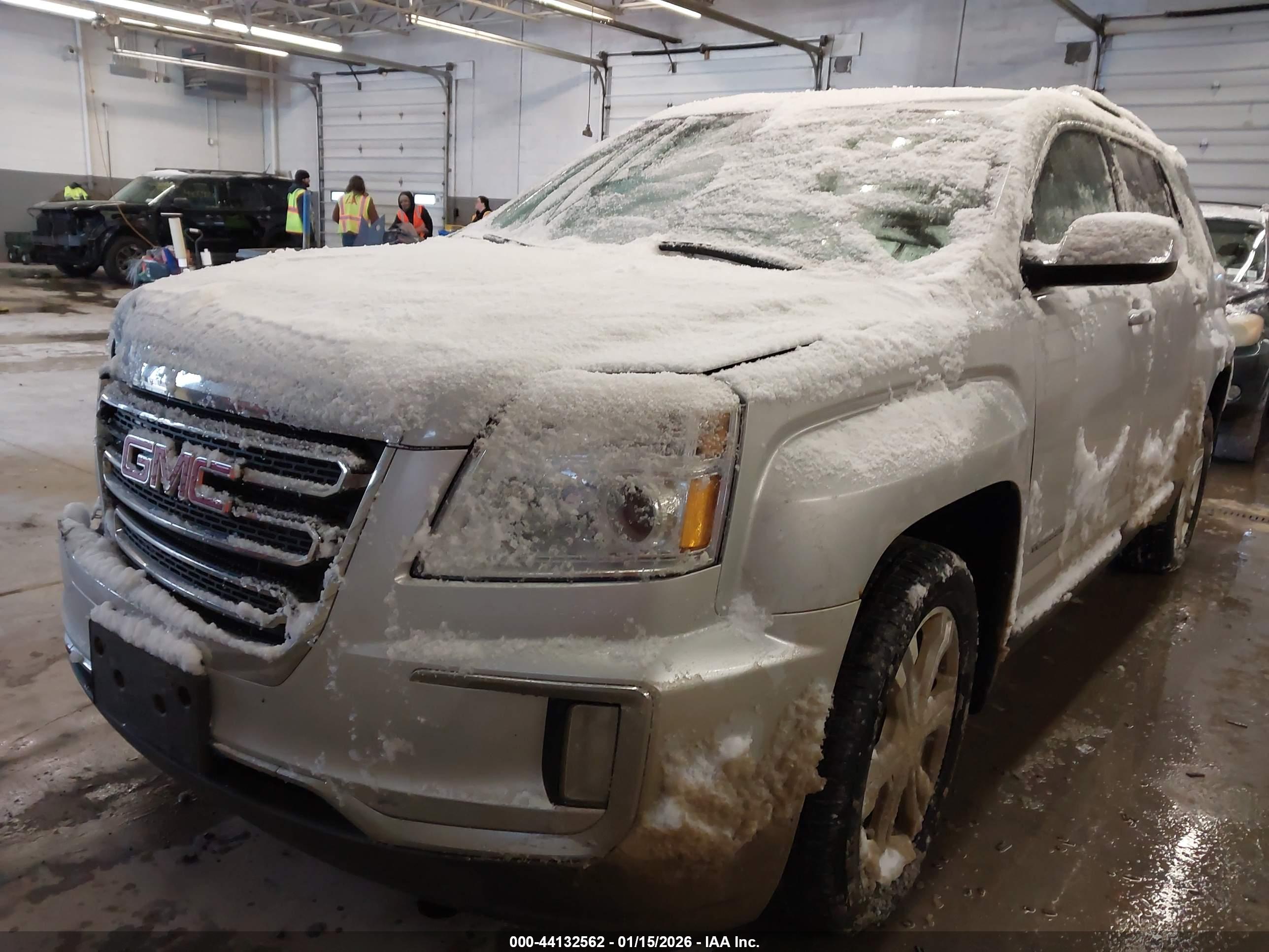 GMC TERRAIN image 2