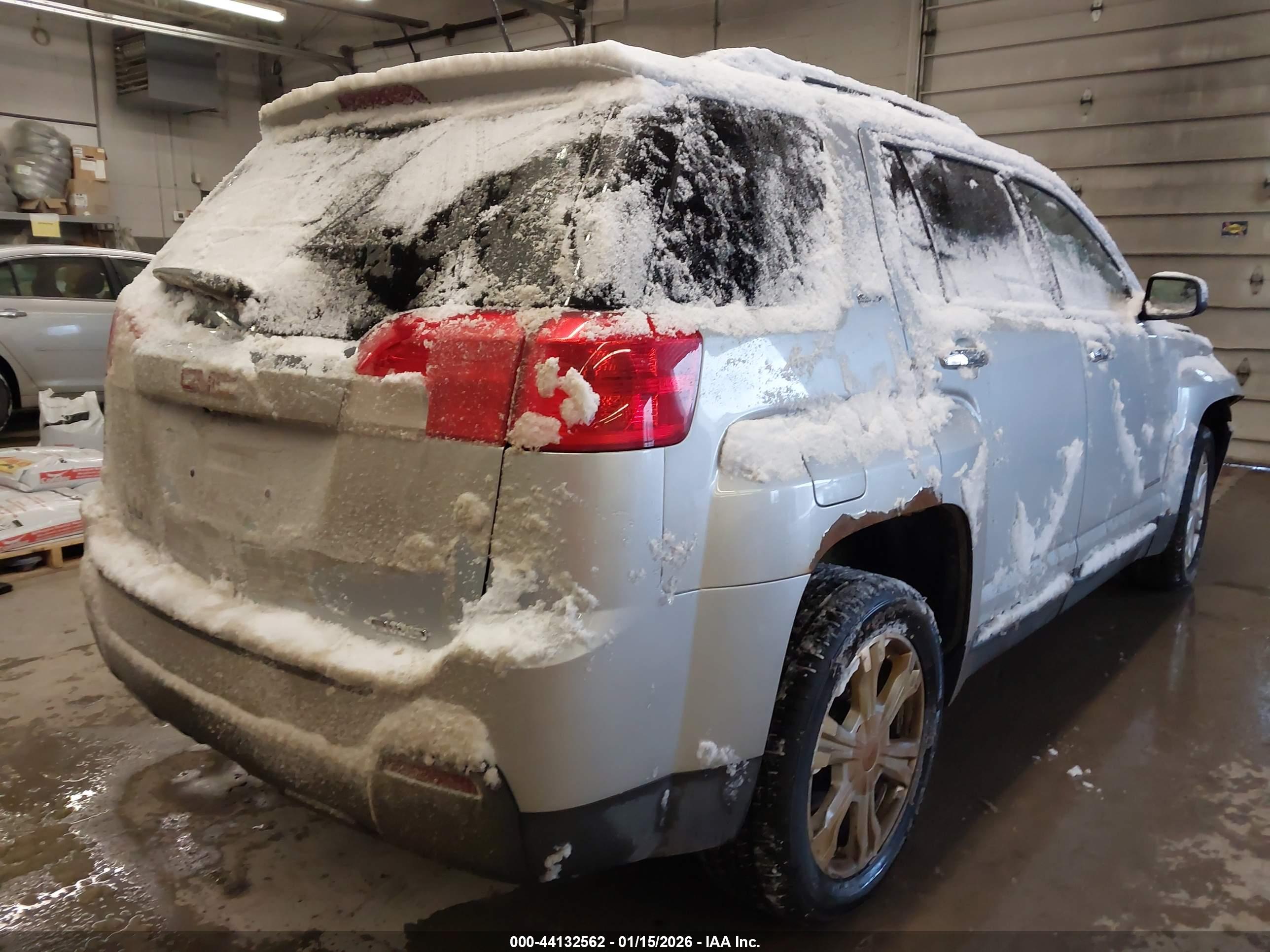 GMC TERRAIN image 4