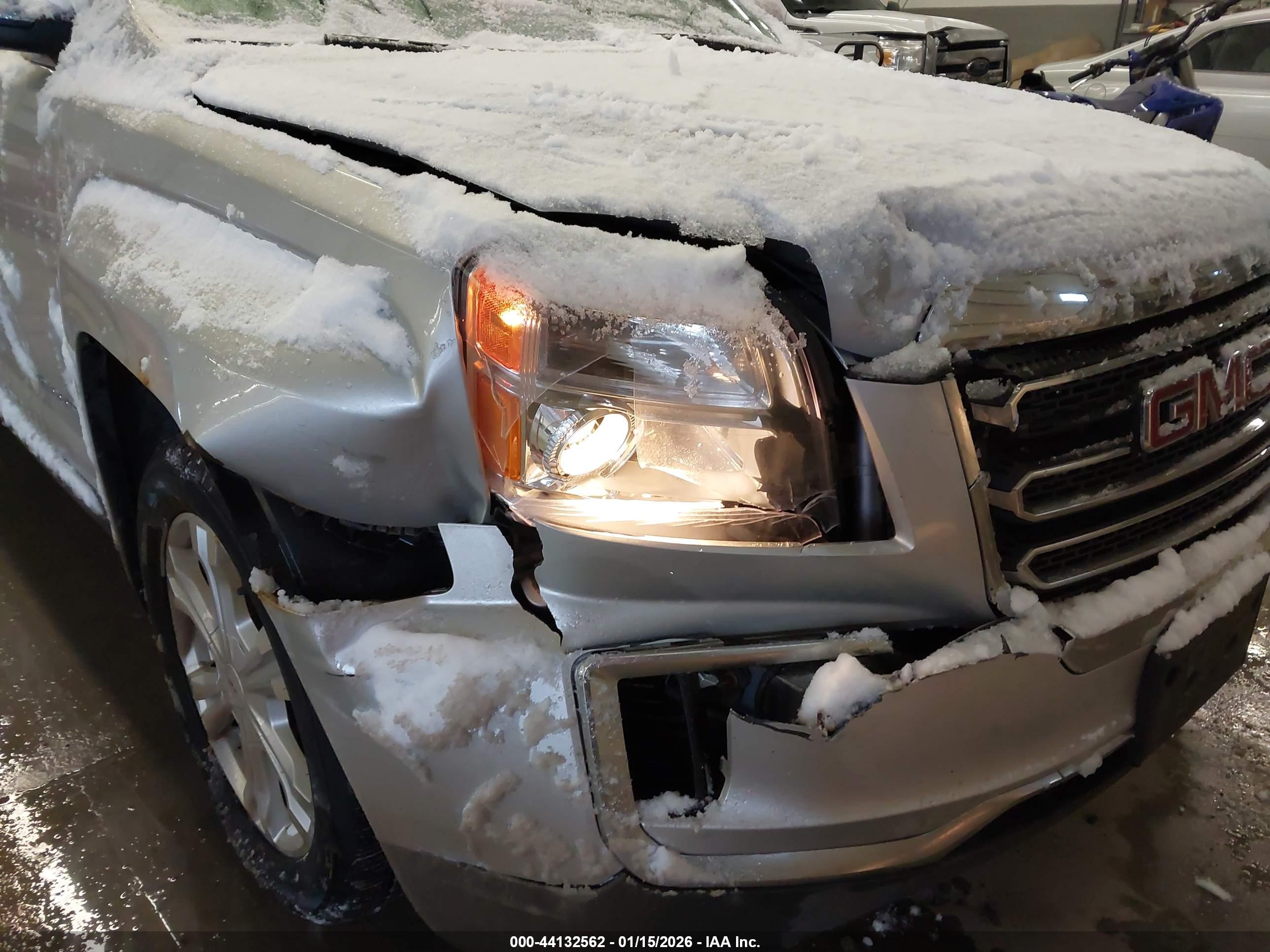 GMC TERRAIN image 6