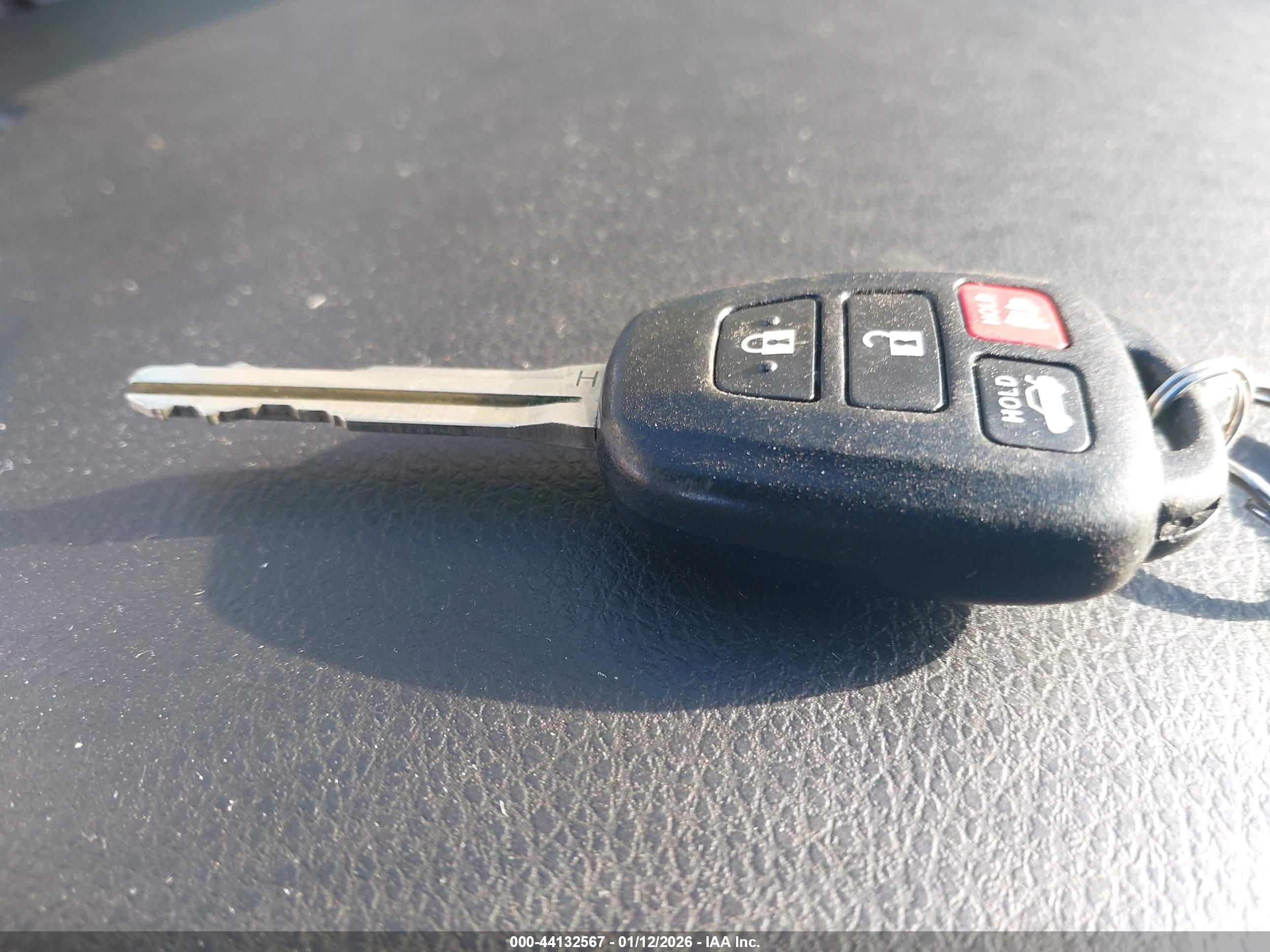 TOYOTA COROLLA image 11