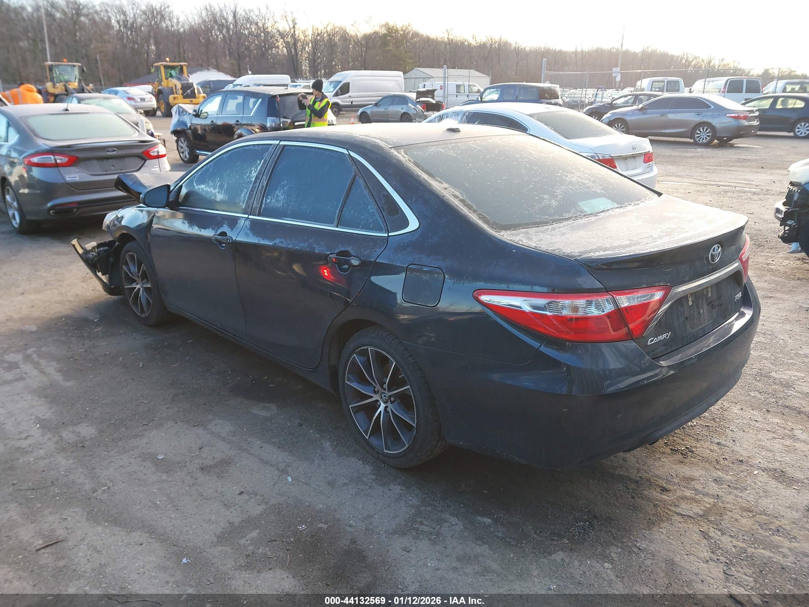 TOYOTA CAMRY image 3