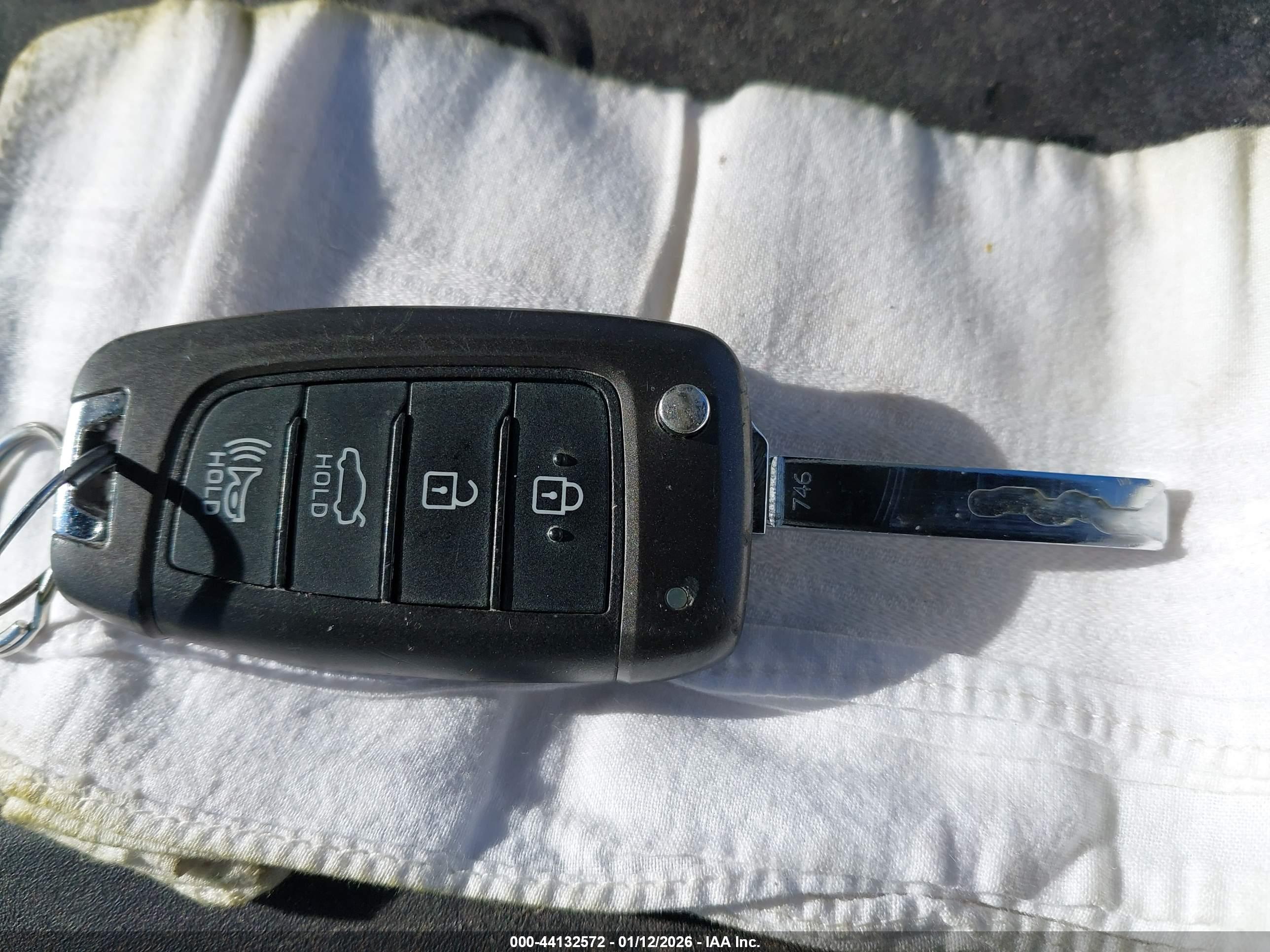 HYUNDAI ACCENT image 11