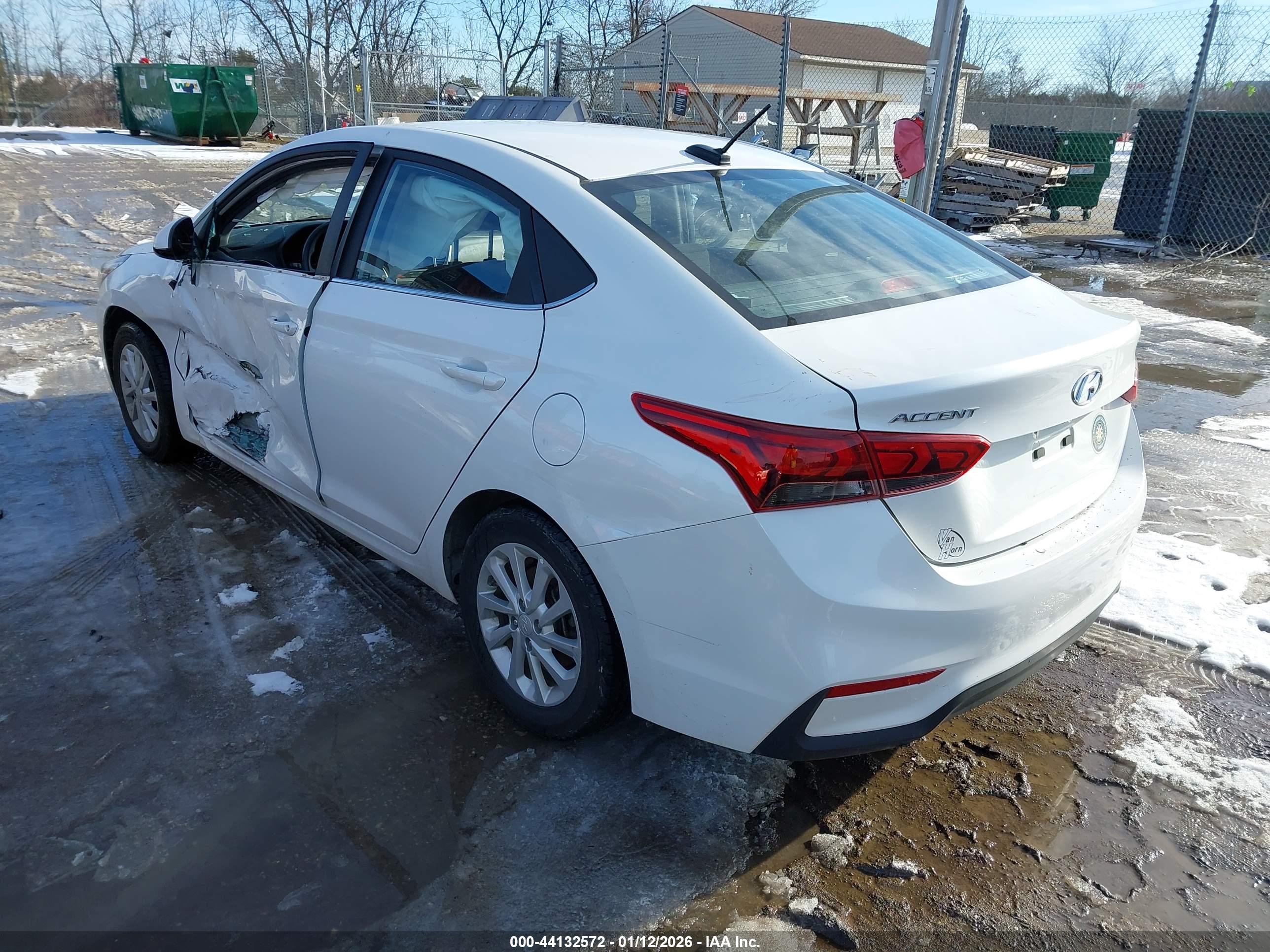HYUNDAI ACCENT image 3