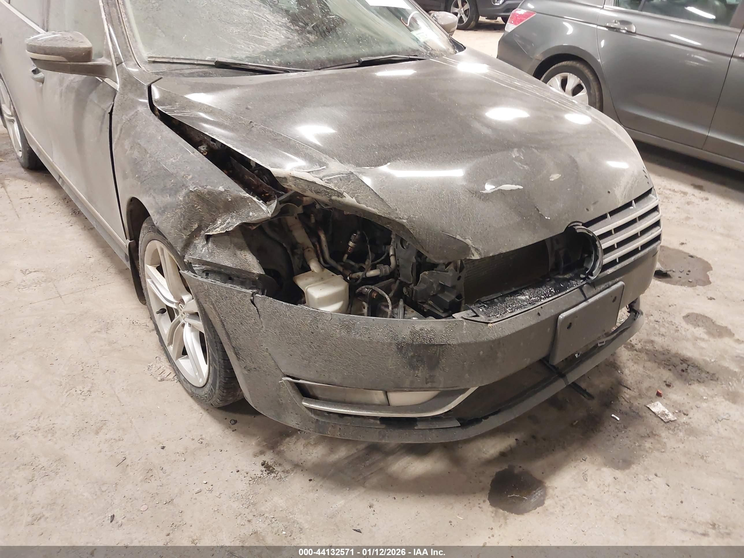 VOLKSWAGEN PASSAT image 6