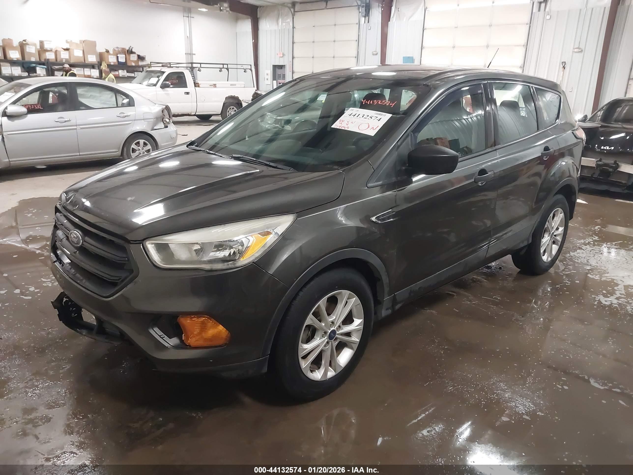 FORD ESCAPE image 2