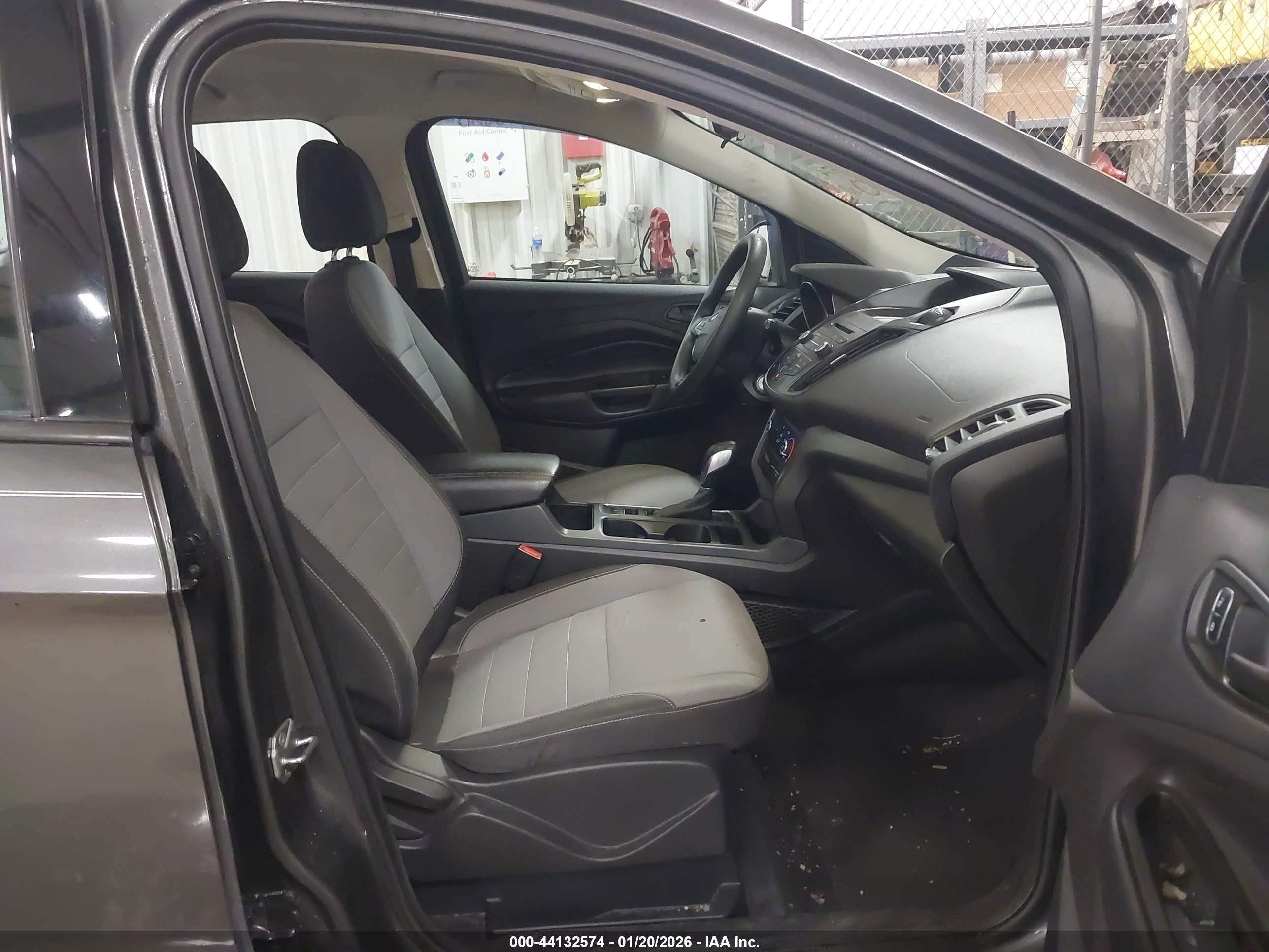 FORD ESCAPE image 5