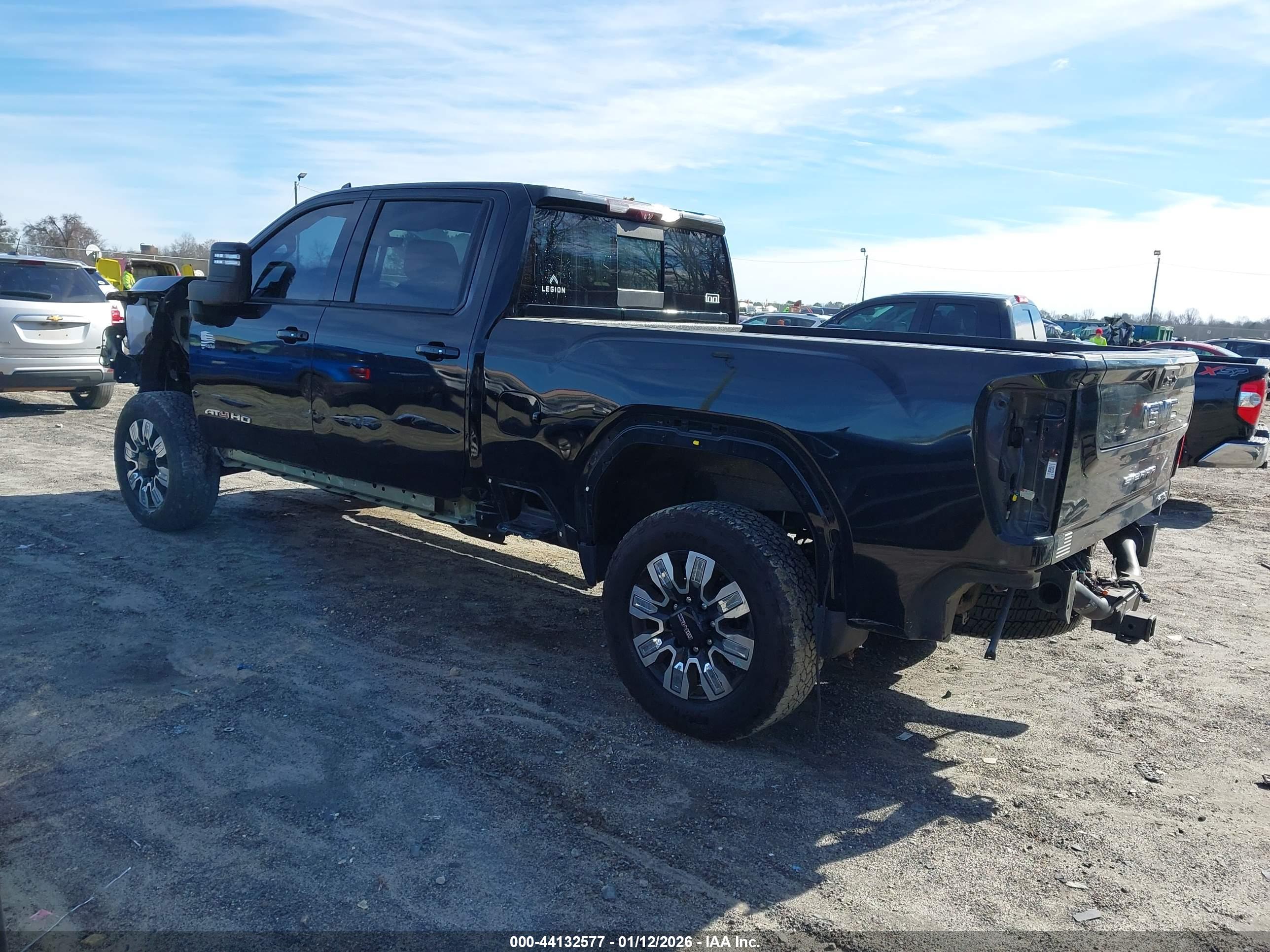 GMC SIERRA image 3