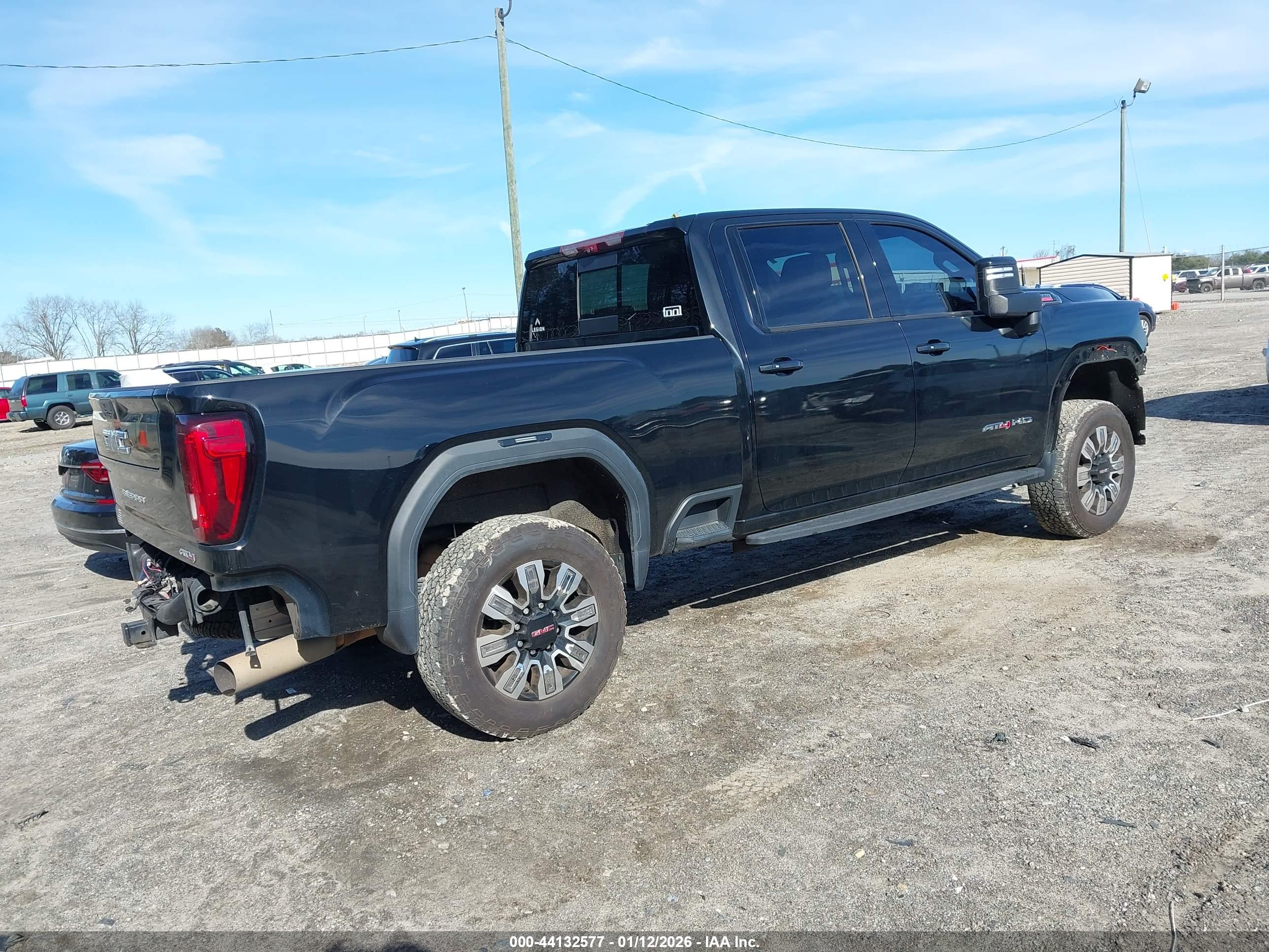 GMC SIERRA image 4