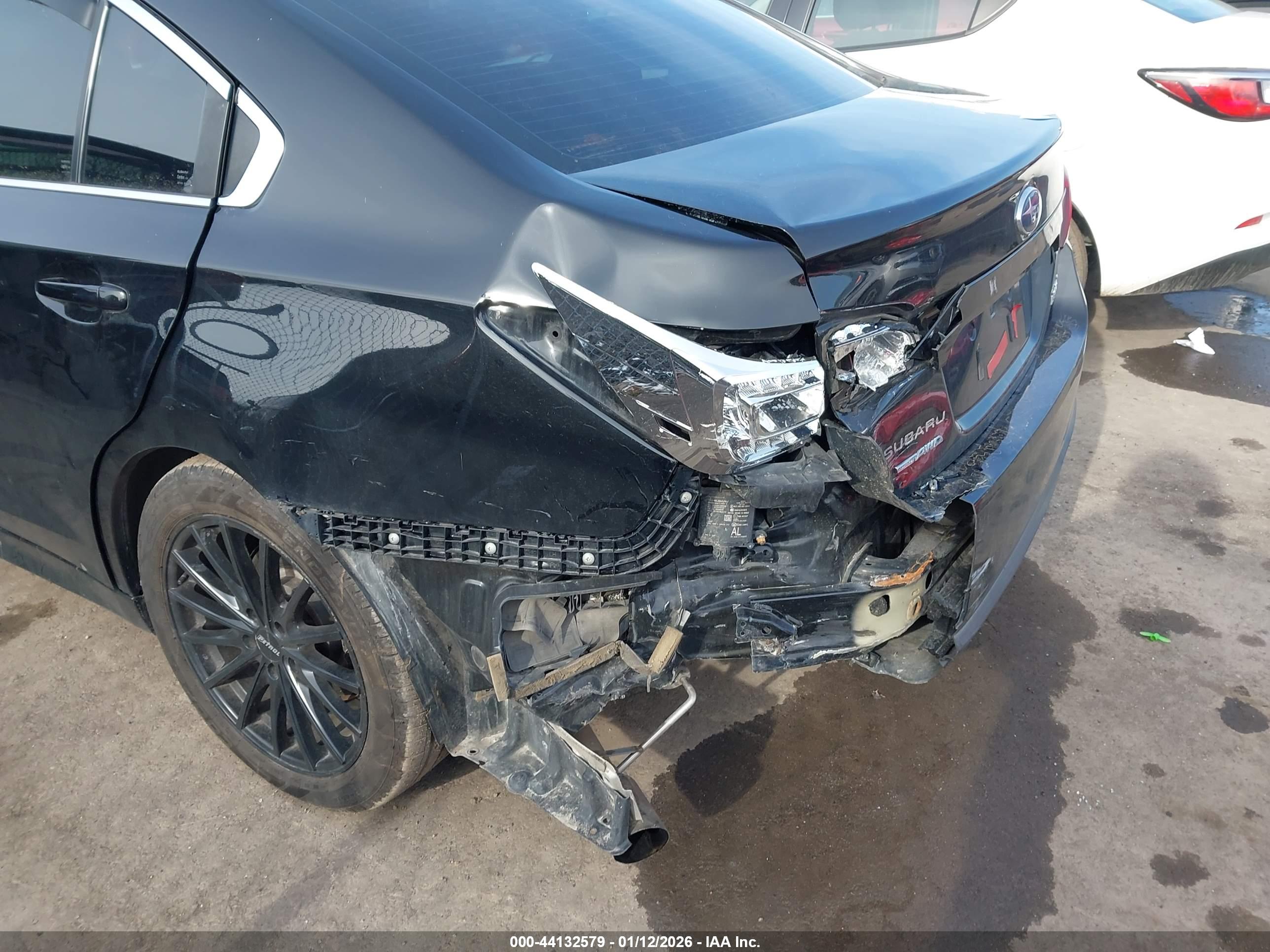 SUBARU LEGACY image 6