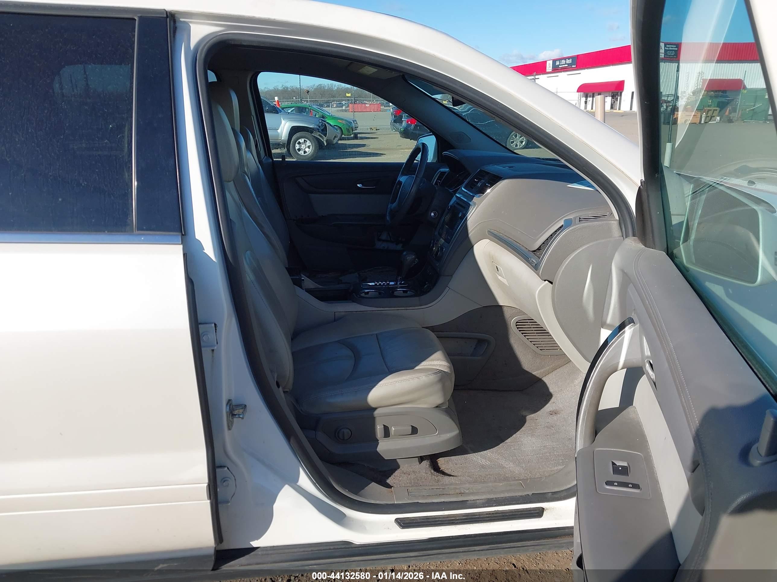GMC ACADIA image 5