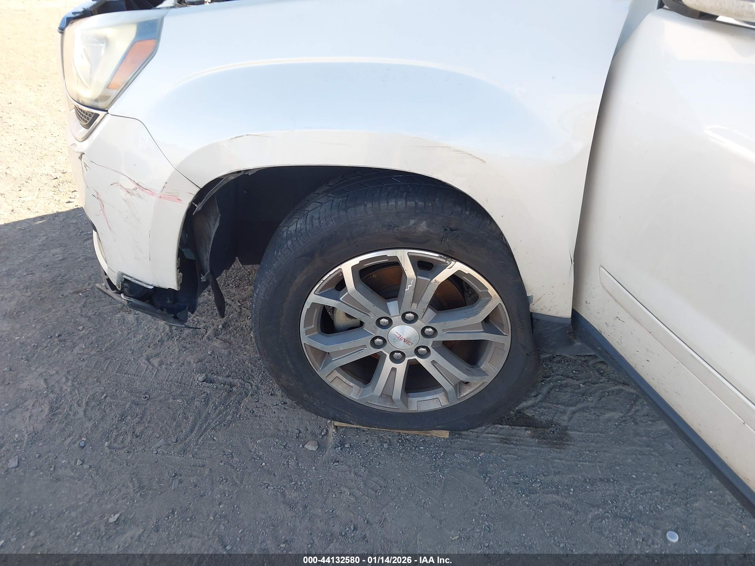 GMC ACADIA image 6