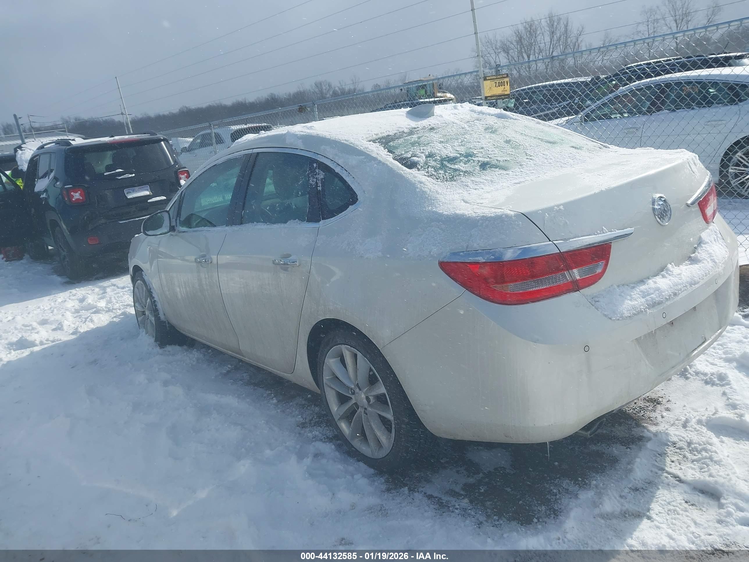 BUICK VERANO image 3